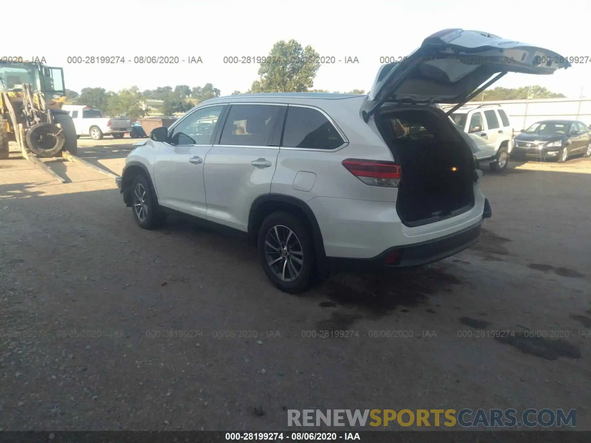 3 Photograph of a damaged car 5TDJZRFHXKS623248 TOYOTA HIGHLANDER 2019