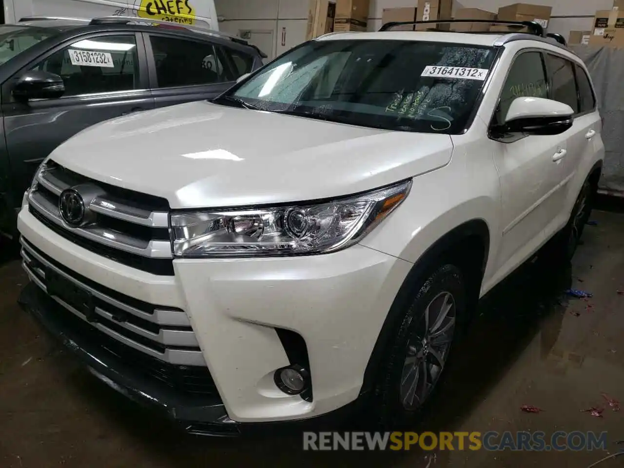 2 Photograph of a damaged car 5TDJZRFHXKS624349 TOYOTA HIGHLANDER 2019