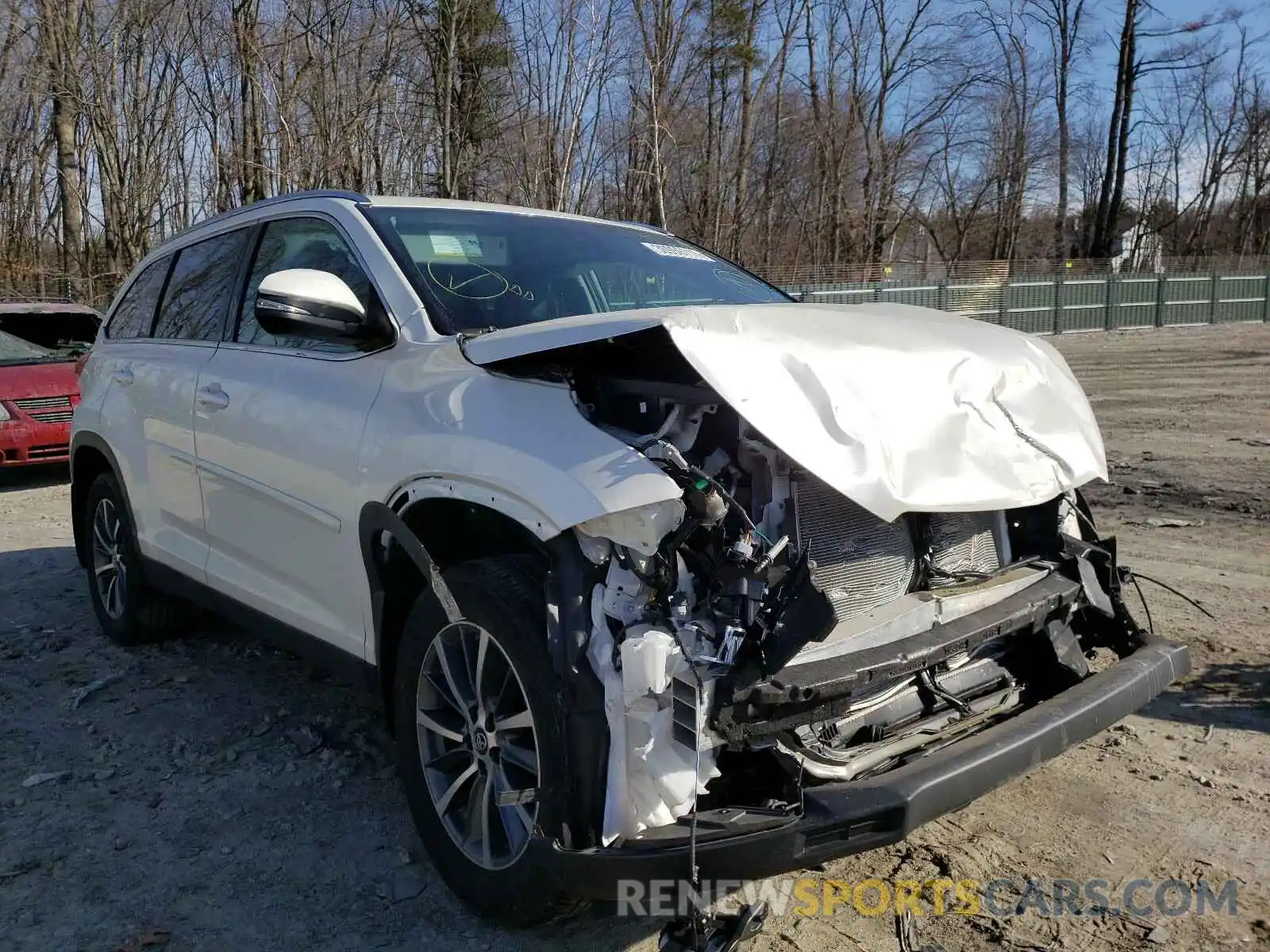 1 Photograph of a damaged car 5TDJZRFHXKS624495 TOYOTA HIGHLANDER 2019