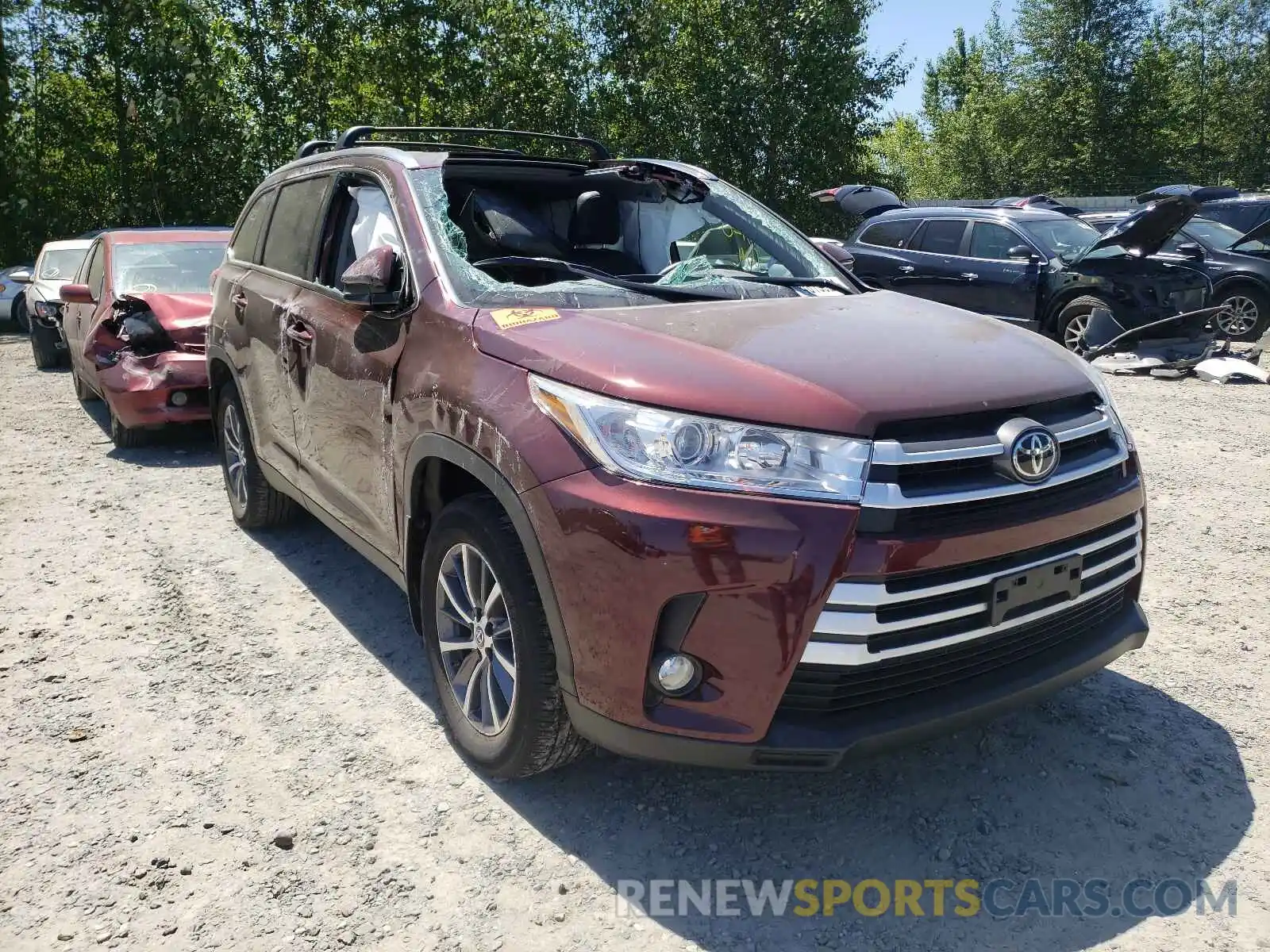 1 Photograph of a damaged car 5TDJZRFHXKS700653 TOYOTA HIGHLANDER 2019