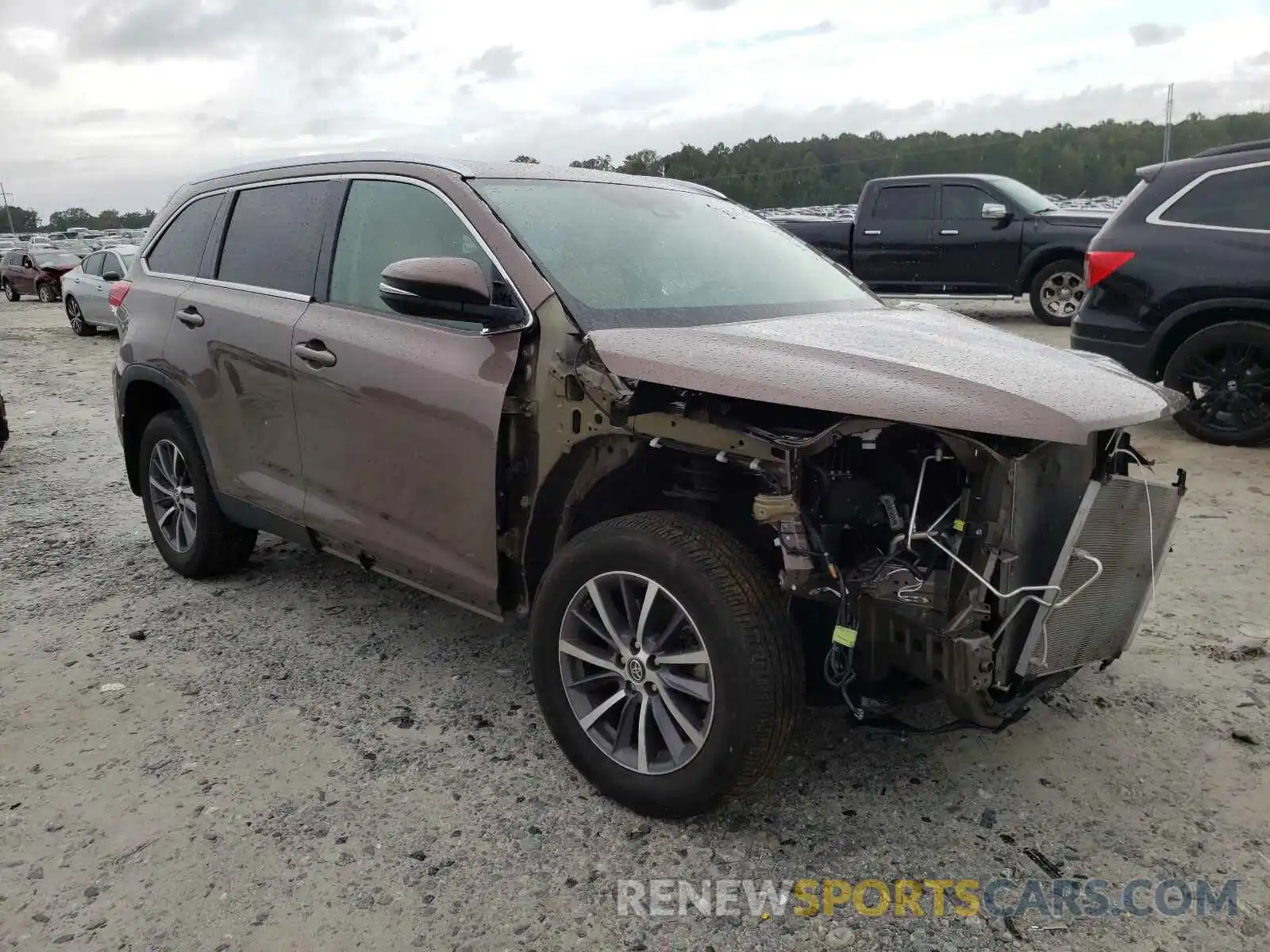 1 Photograph of a damaged car 5TDJZRFHXKS703262 TOYOTA HIGHLANDER 2019