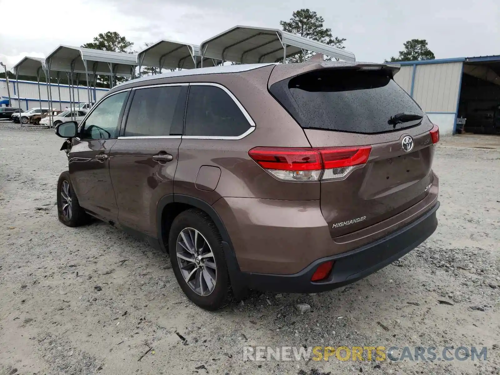 3 Photograph of a damaged car 5TDJZRFHXKS703262 TOYOTA HIGHLANDER 2019