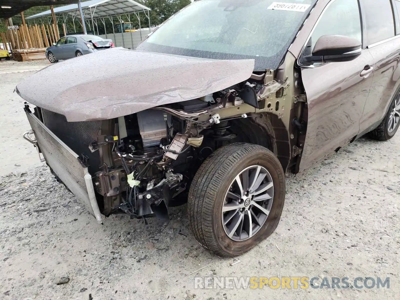 9 Photograph of a damaged car 5TDJZRFHXKS703262 TOYOTA HIGHLANDER 2019