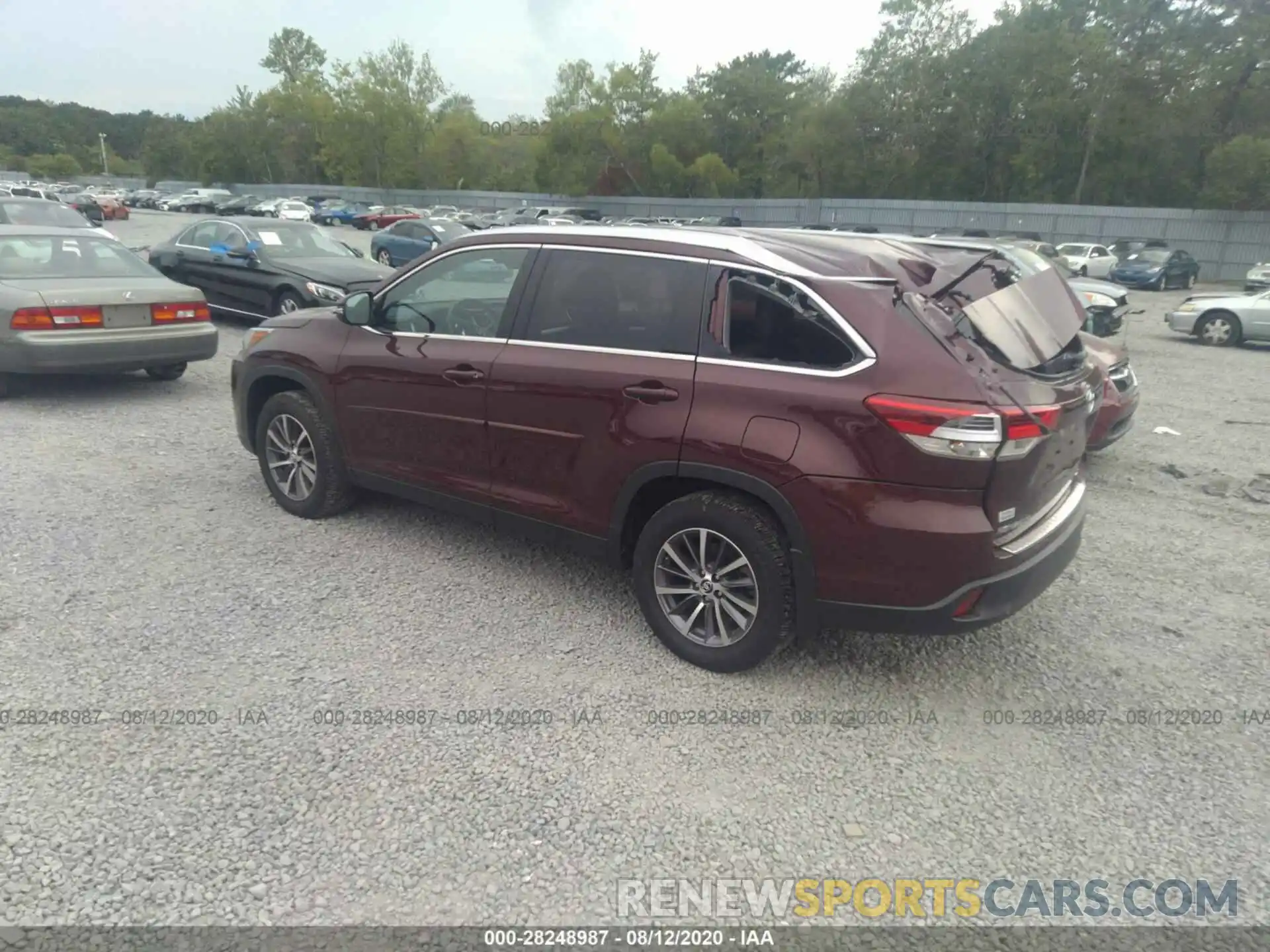 3 Photograph of a damaged car 5TDJZRFHXKS709546 TOYOTA HIGHLANDER 2019