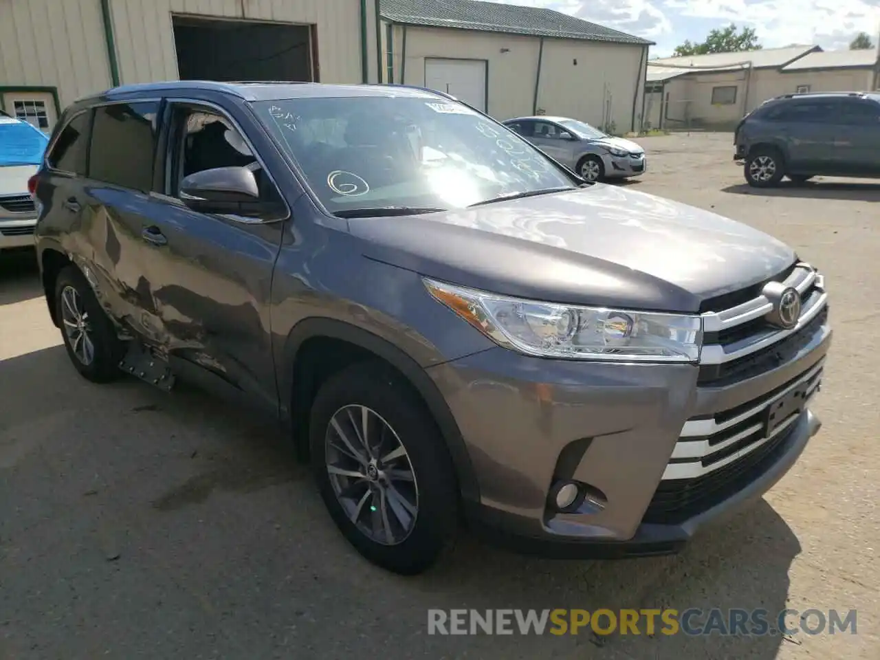 1 Photograph of a damaged car 5TDJZRFHXKS709952 TOYOTA HIGHLANDER 2019