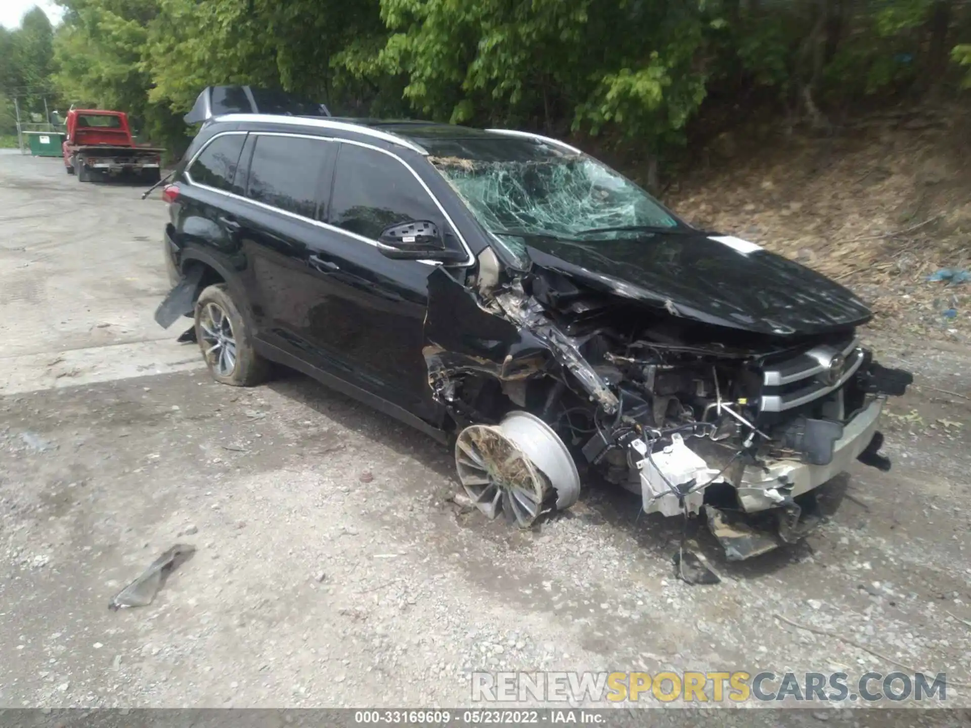 1 Photograph of a damaged car 5TDJZRFHXKS710678 TOYOTA HIGHLANDER 2019