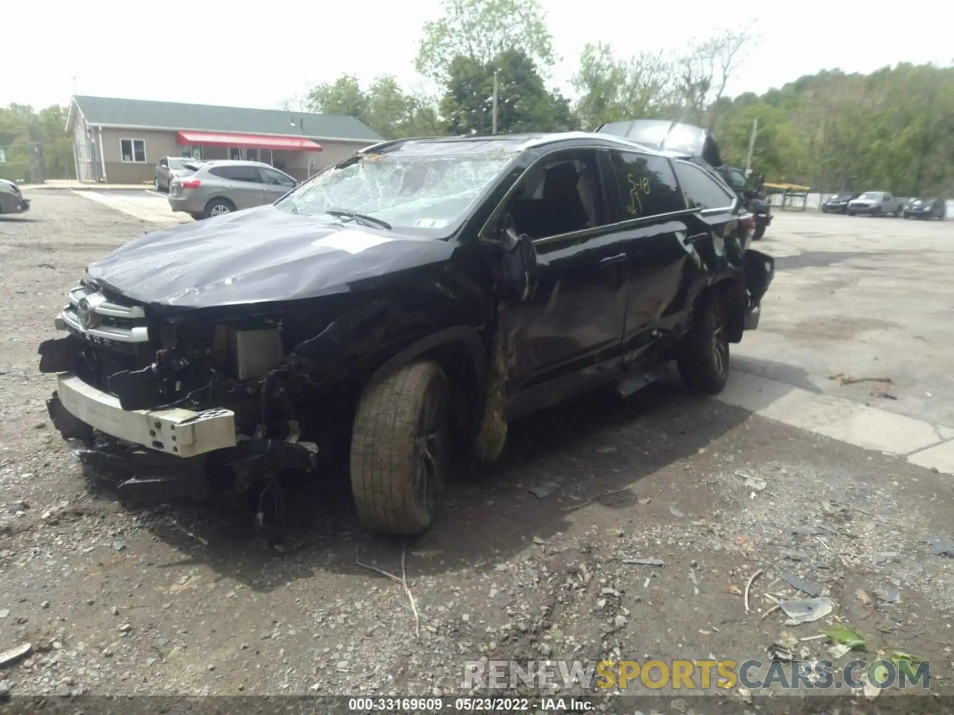 2 Photograph of a damaged car 5TDJZRFHXKS710678 TOYOTA HIGHLANDER 2019