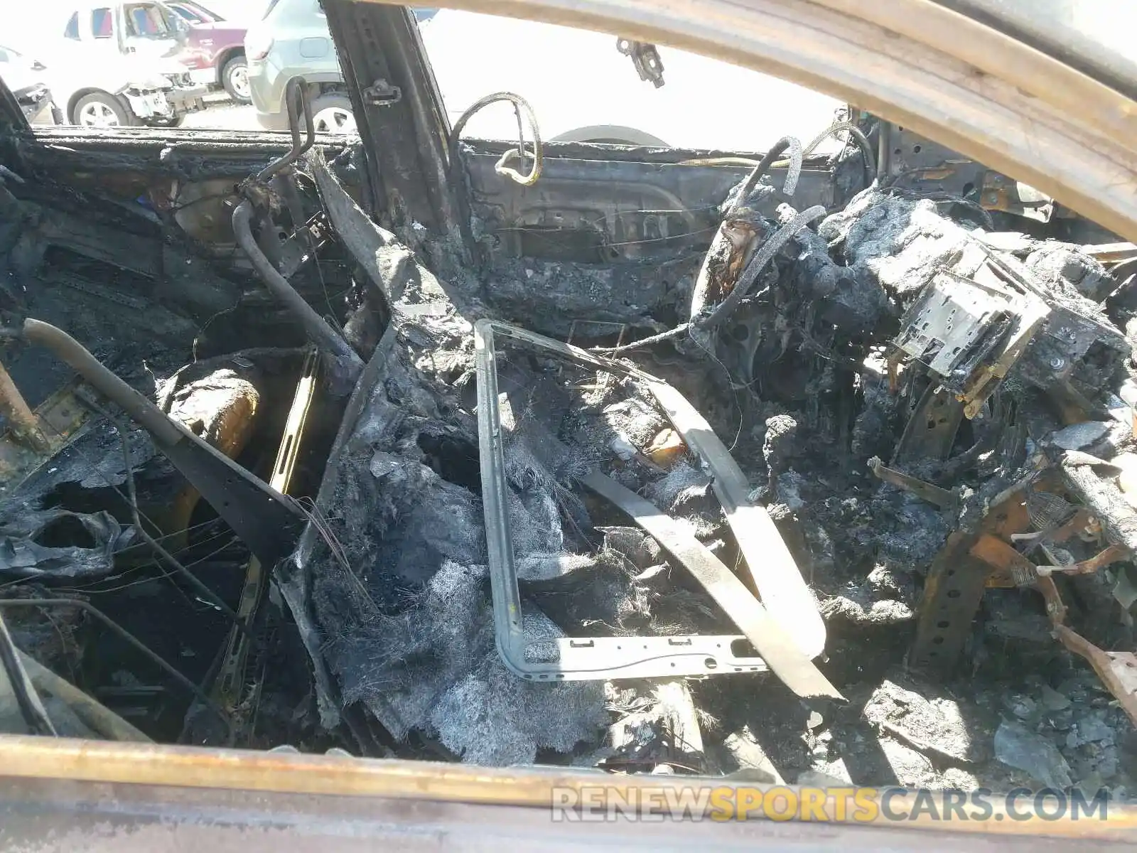 5 Photograph of a damaged car 5TDJZRFHXKS711815 TOYOTA HIGHLANDER 2019