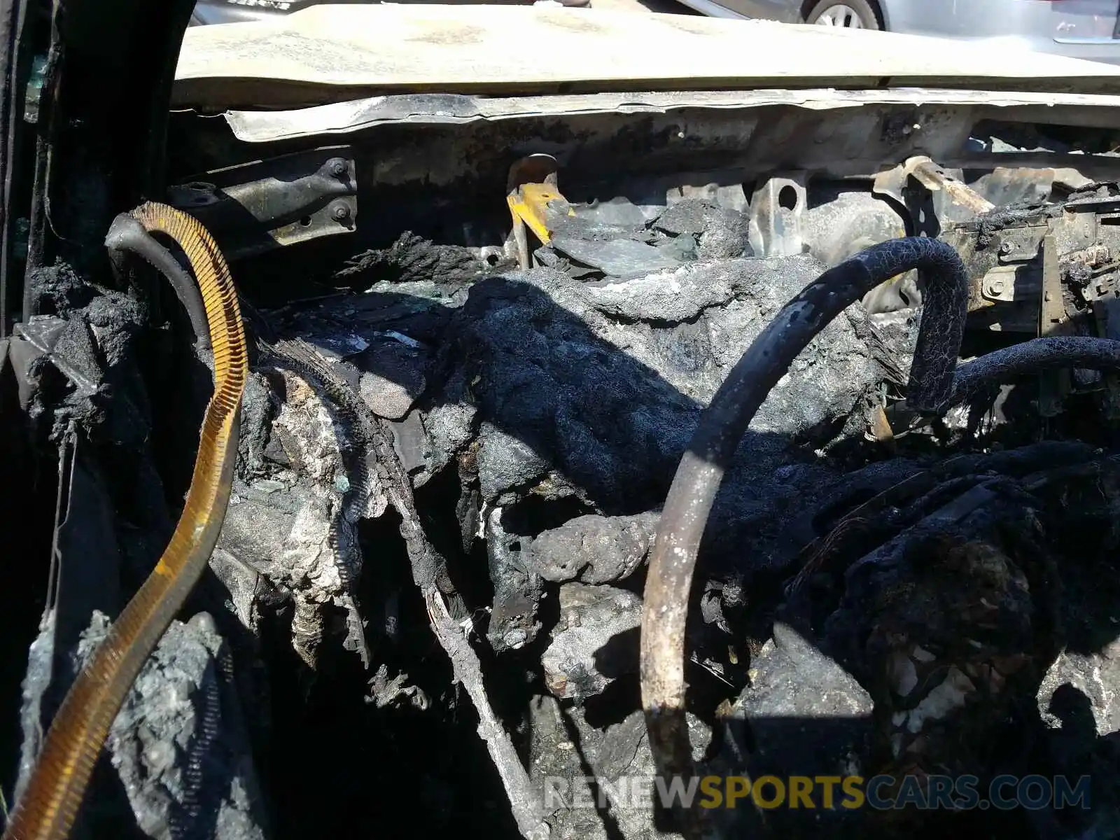 8 Photograph of a damaged car 5TDJZRFHXKS711815 TOYOTA HIGHLANDER 2019