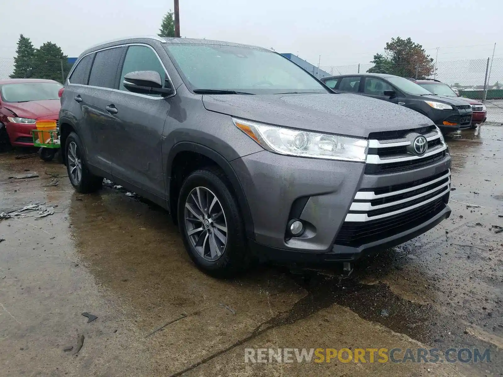 1 Photograph of a damaged car 5TDJZRFHXKS712589 TOYOTA HIGHLANDER 2019