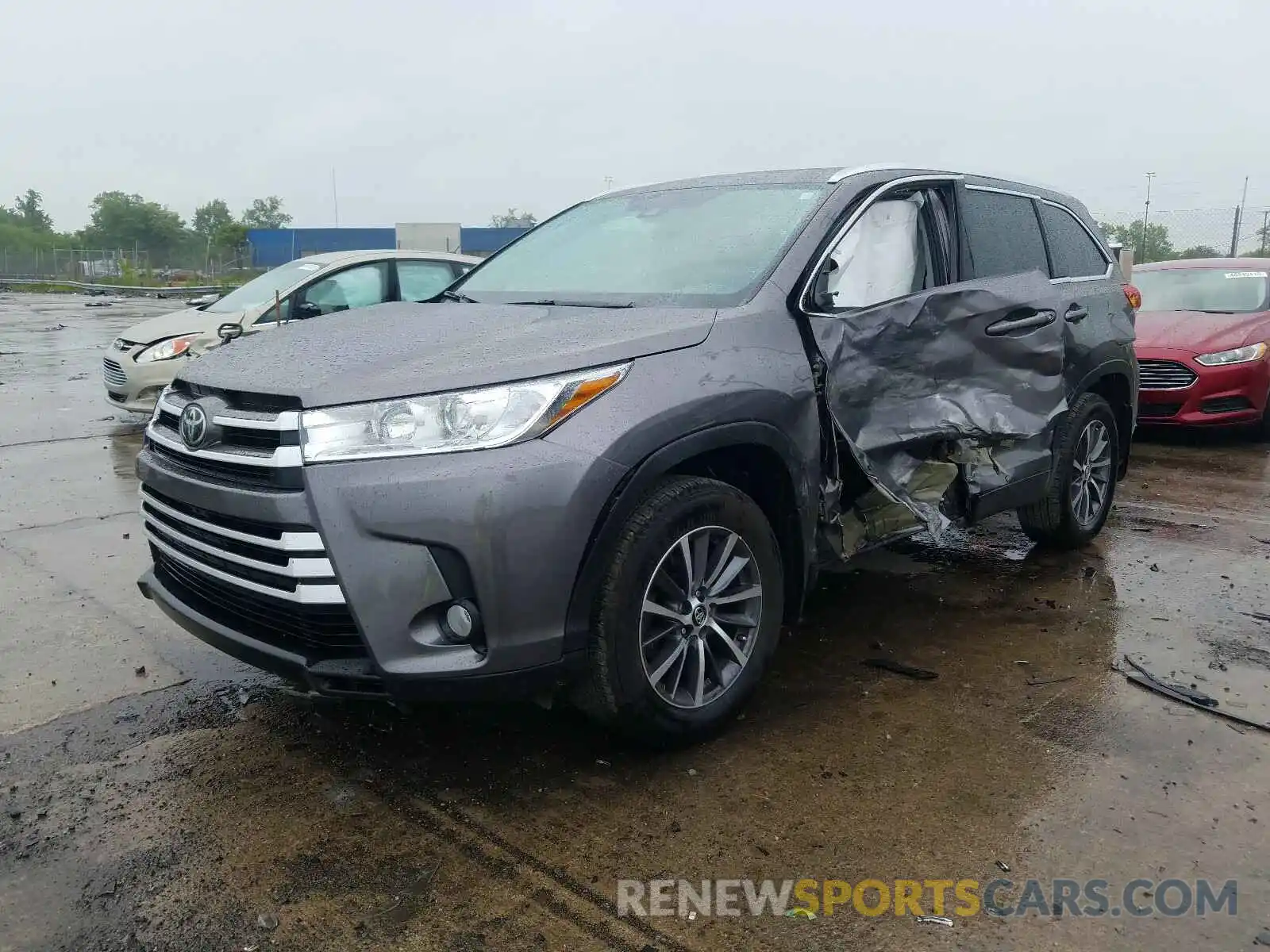 2 Photograph of a damaged car 5TDJZRFHXKS712589 TOYOTA HIGHLANDER 2019