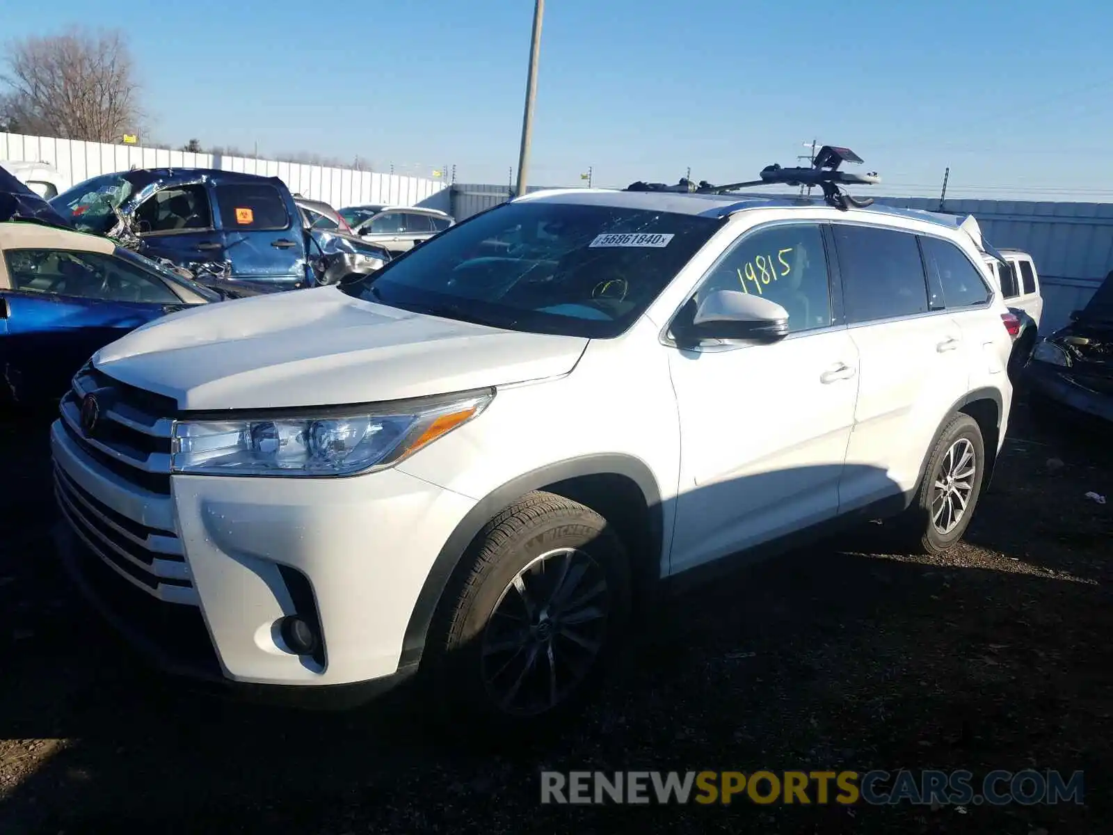 2 Photograph of a damaged car 5TDJZRFHXKS724712 TOYOTA HIGHLANDER 2019