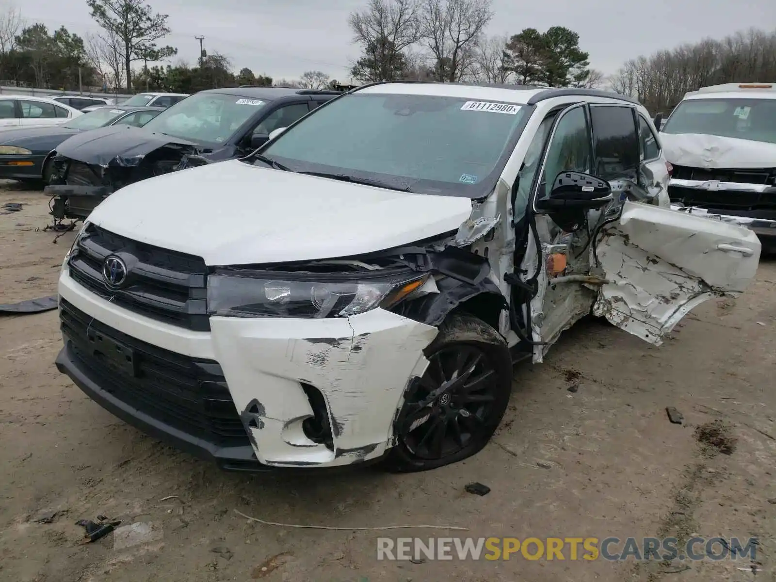 2 Photograph of a damaged car 5TDJZRFHXKS726055 TOYOTA HIGHLANDER 2019