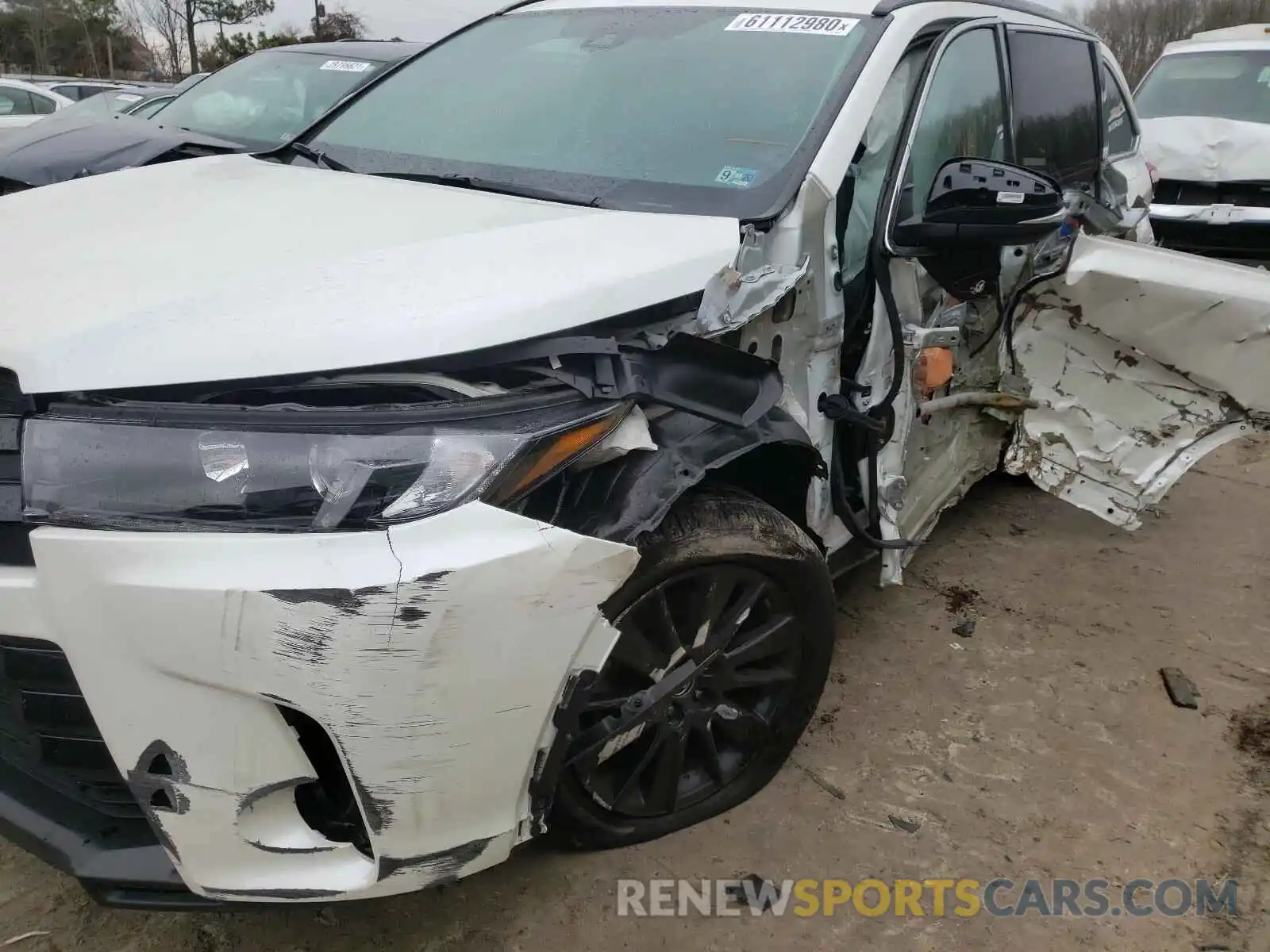 9 Photograph of a damaged car 5TDJZRFHXKS726055 TOYOTA HIGHLANDER 2019