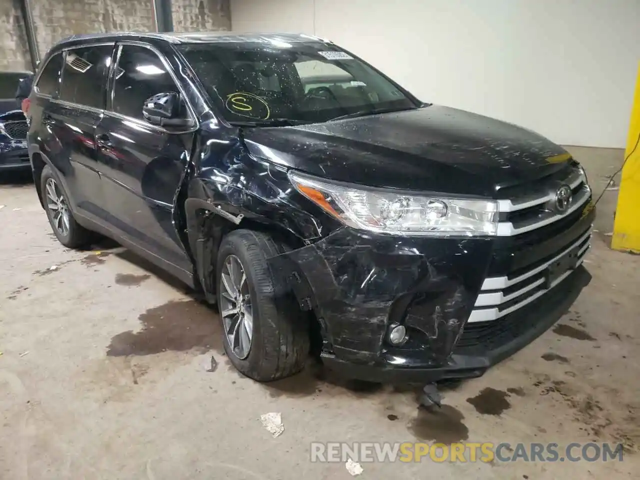 1 Photograph of a damaged car 5TDJZRFHXKS728498 TOYOTA HIGHLANDER 2019