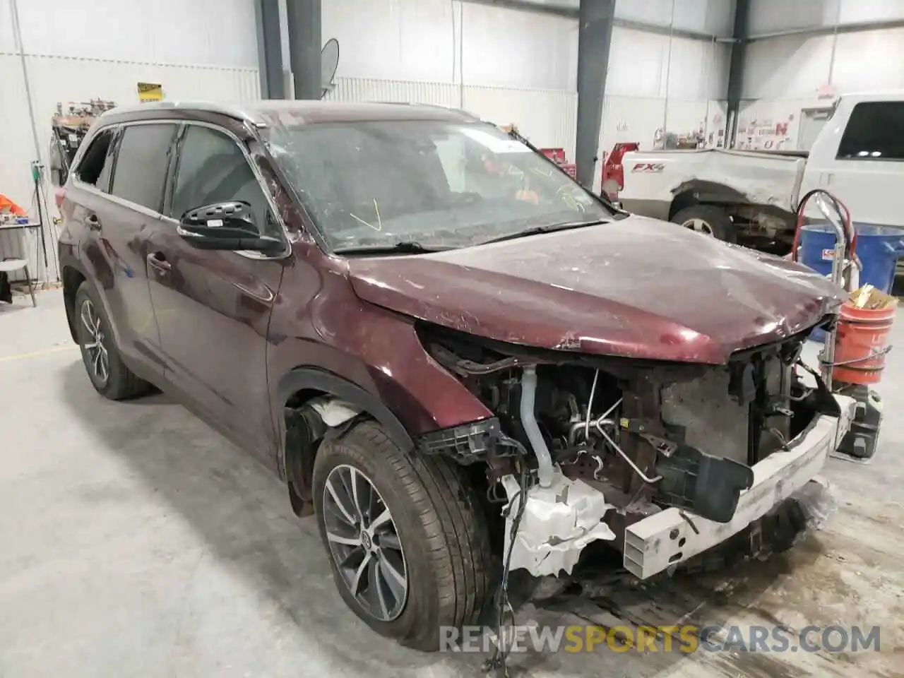 1 Photograph of a damaged car 5TDJZRFHXKS730347 TOYOTA HIGHLANDER 2019