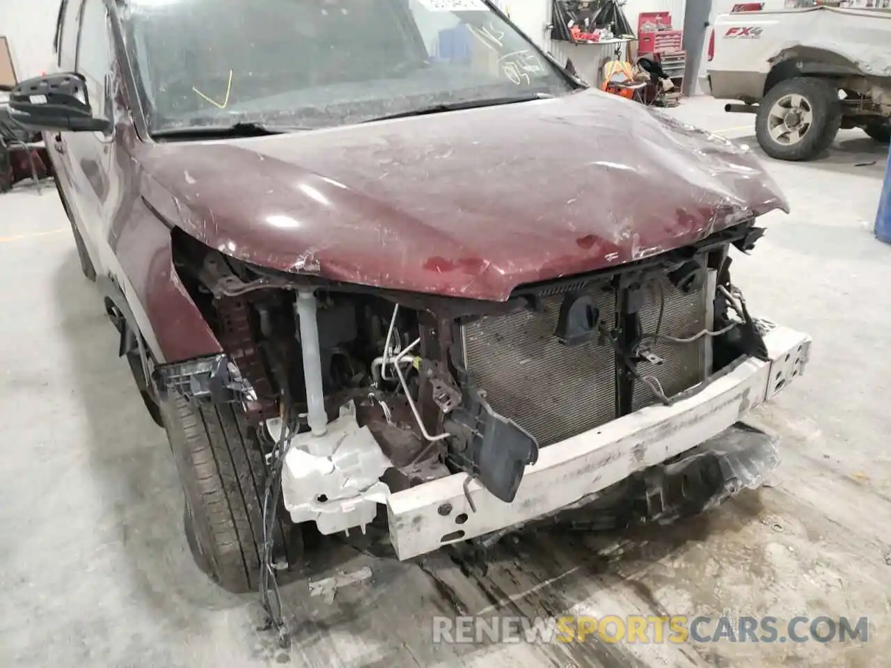 9 Photograph of a damaged car 5TDJZRFHXKS730347 TOYOTA HIGHLANDER 2019