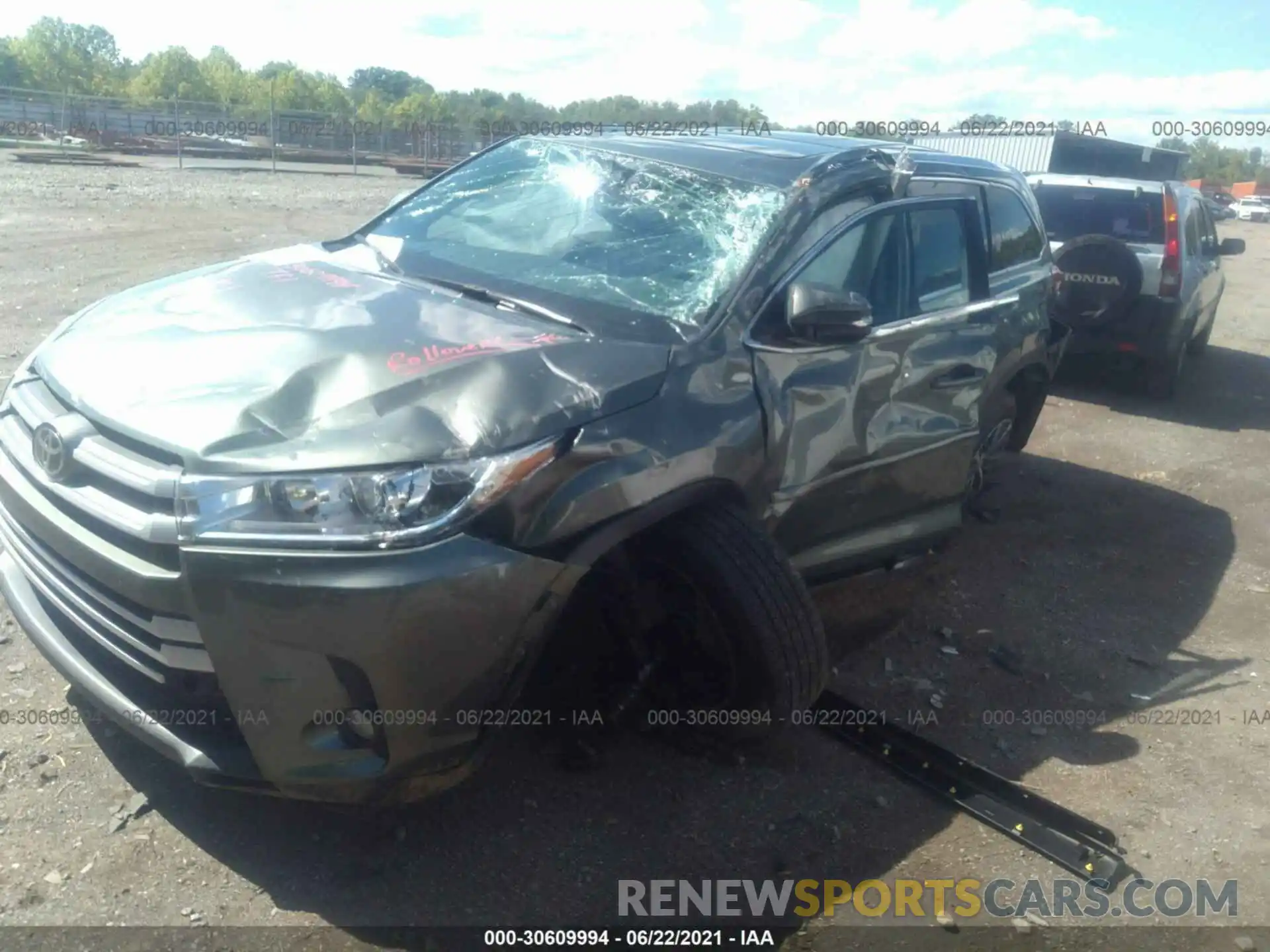 6 Photograph of a damaged car 5TDJZRFHXKS732681 TOYOTA HIGHLANDER 2019