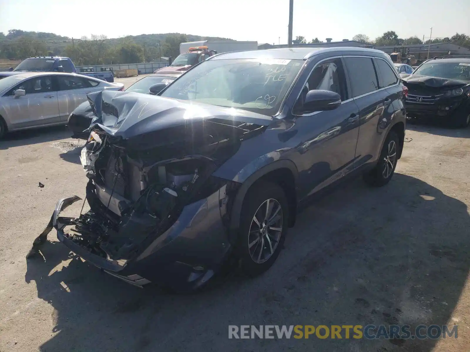 2 Photograph of a damaged car 5TDJZRFHXKS741302 TOYOTA HIGHLANDER 2019