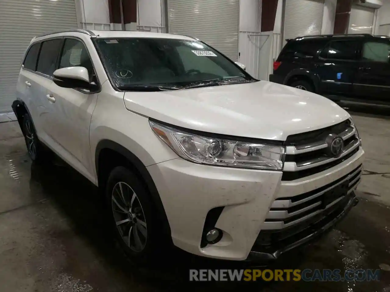 1 Photograph of a damaged car 5TDJZRFHXKS743261 TOYOTA HIGHLANDER 2019