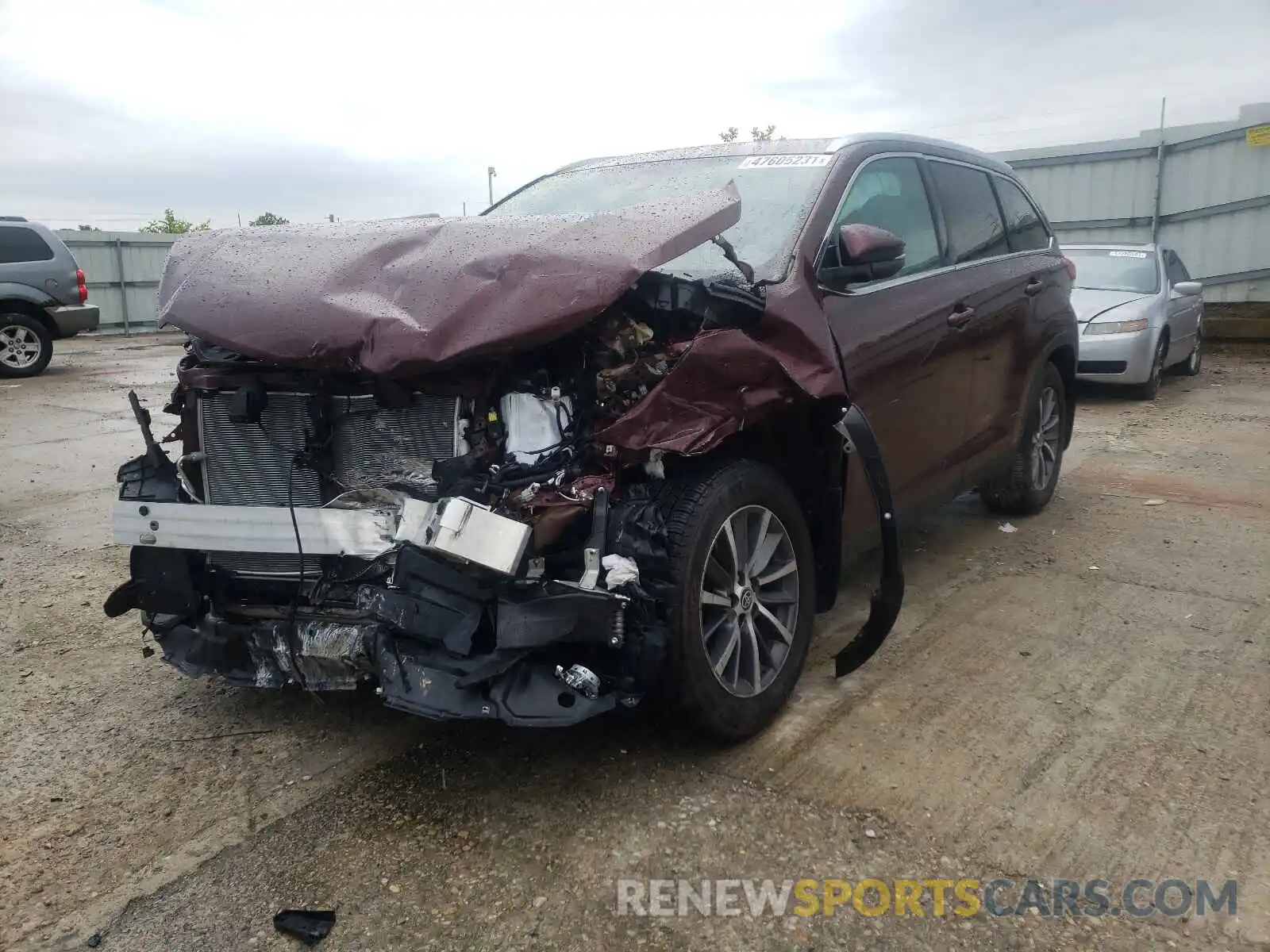 2 Photograph of a damaged car 5TDJZRFHXKS743387 TOYOTA HIGHLANDER 2019