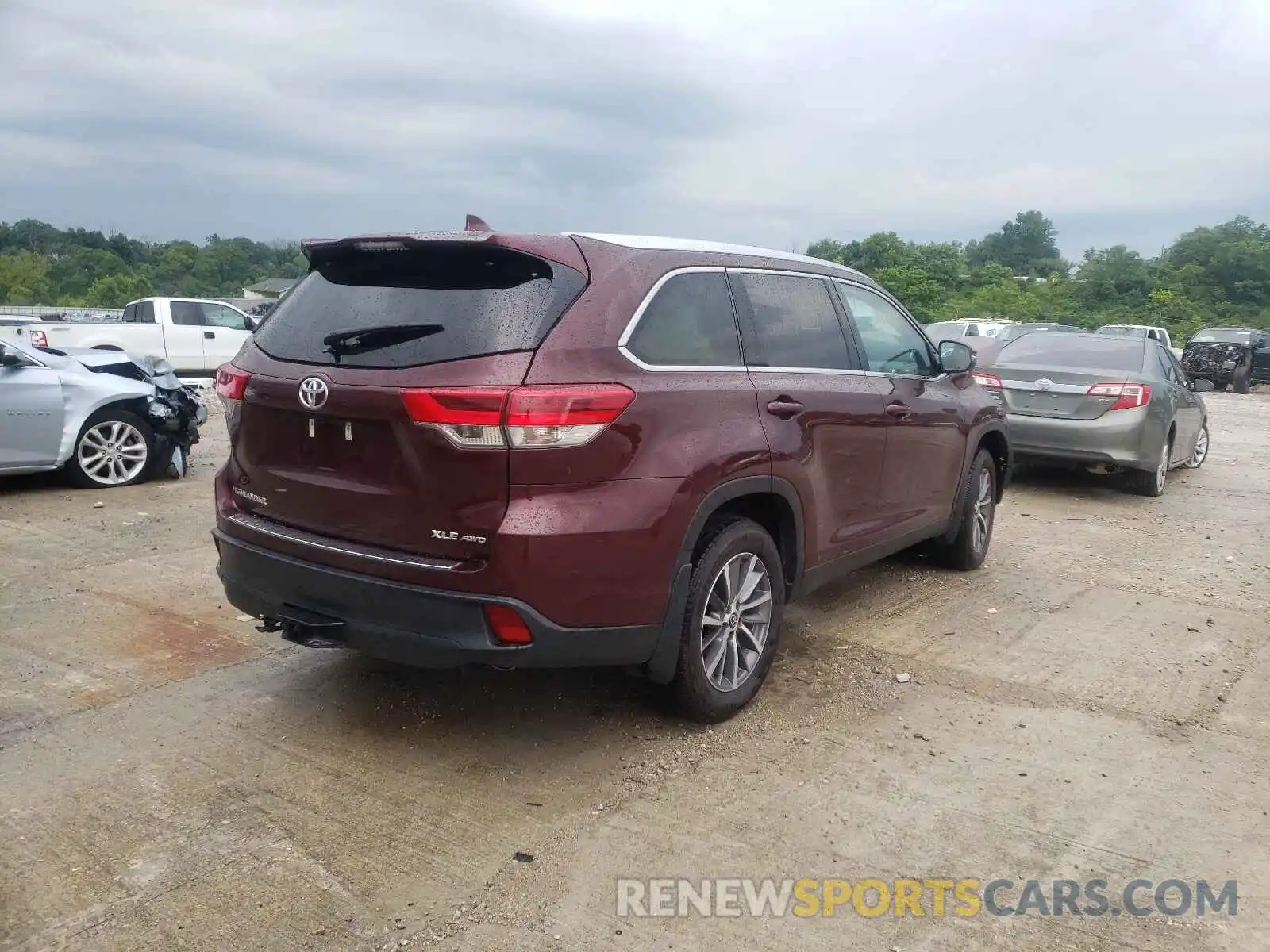 4 Фотография поврежденного автомобиля 5TDJZRFHXKS743387 TOYOTA HIGHLANDER 2019