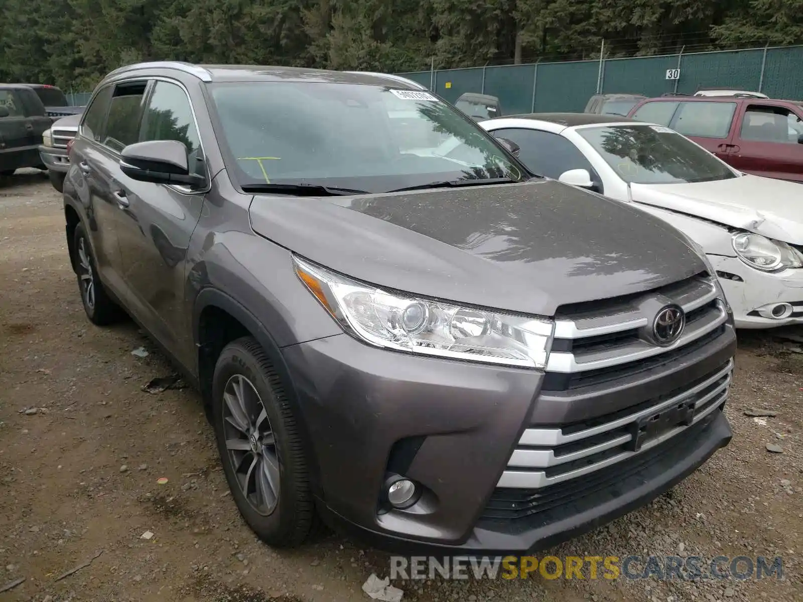 1 Photograph of a damaged car 5TDJZRFHXKS916826 TOYOTA HIGHLANDER 2019