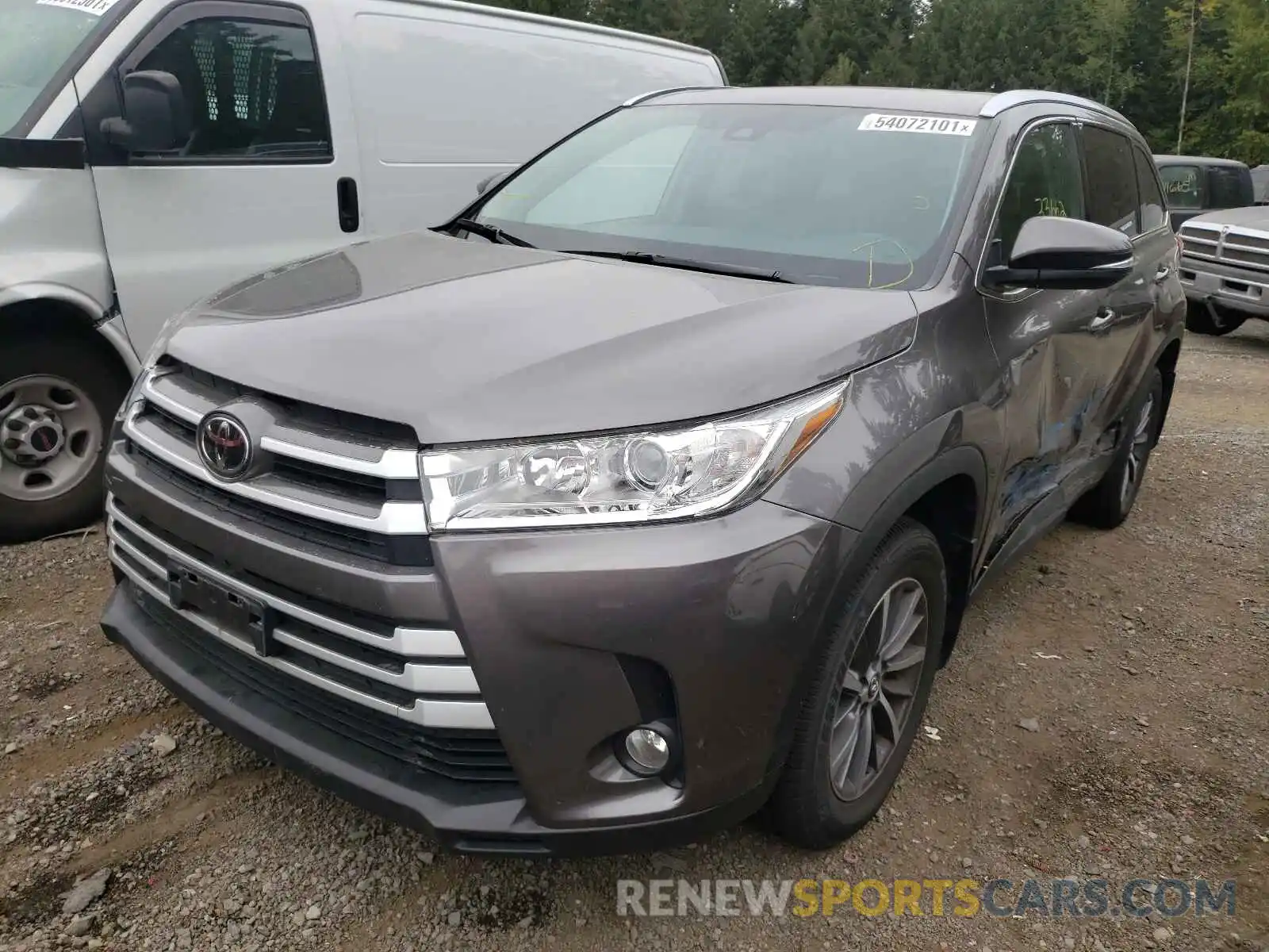 2 Photograph of a damaged car 5TDJZRFHXKS916826 TOYOTA HIGHLANDER 2019