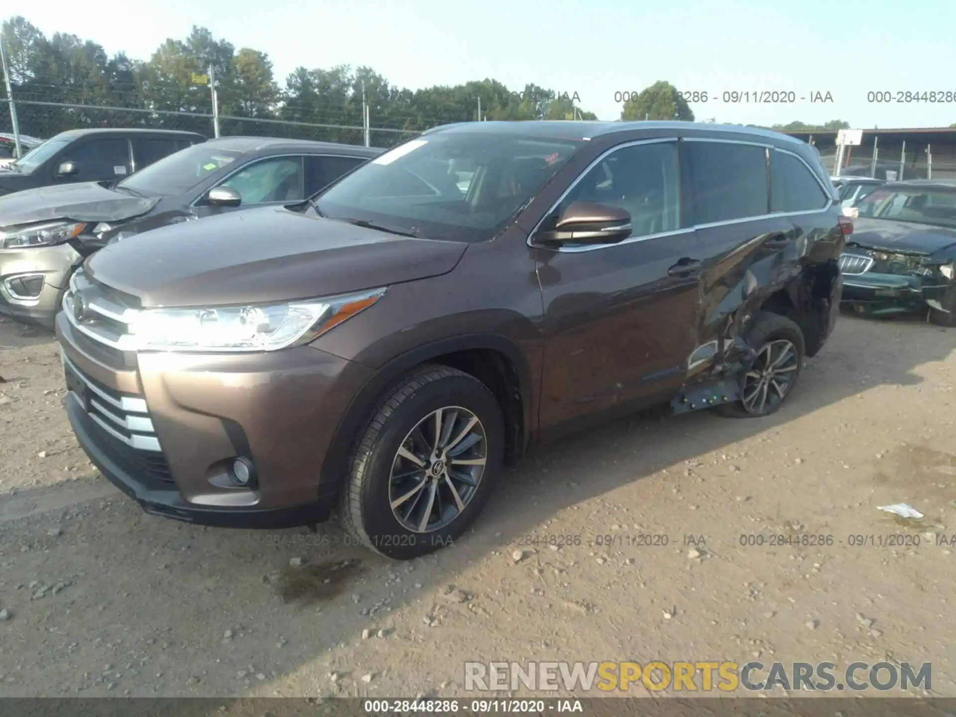 2 Photograph of a damaged car 5TDJZRFHXKS918530 TOYOTA HIGHLANDER 2019