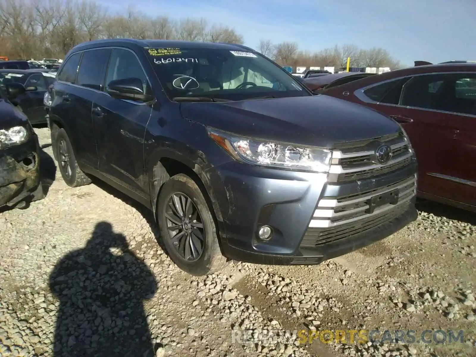 1 Photograph of a damaged car 5TDJZRFHXKS921069 TOYOTA HIGHLANDER 2019