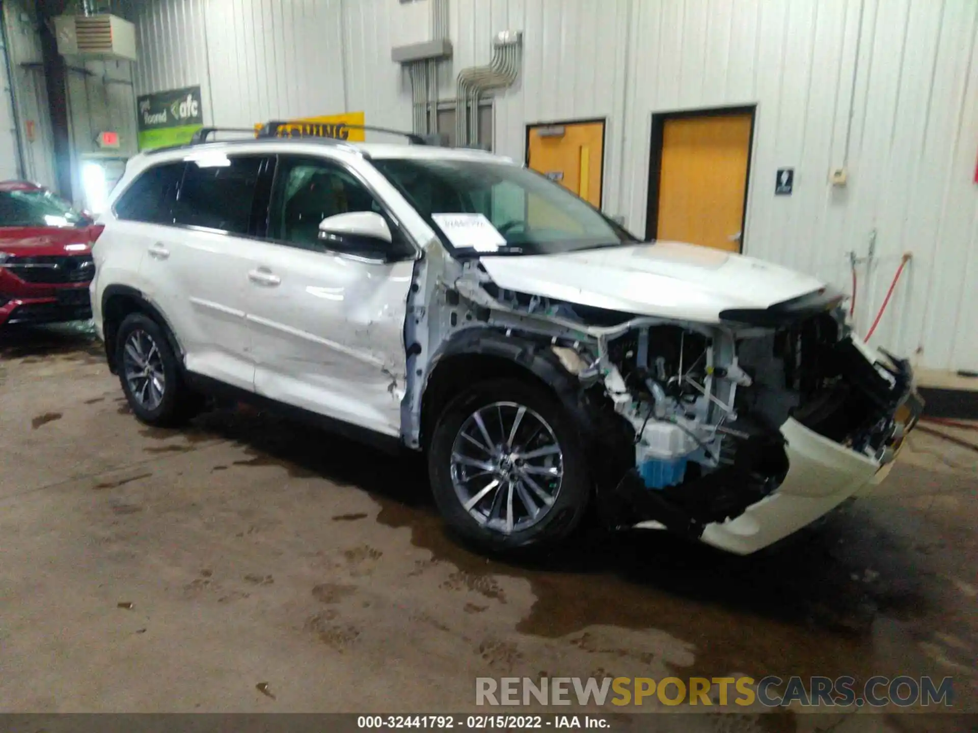 1 Photograph of a damaged car 5TDJZRFHXKS926501 TOYOTA HIGHLANDER 2019