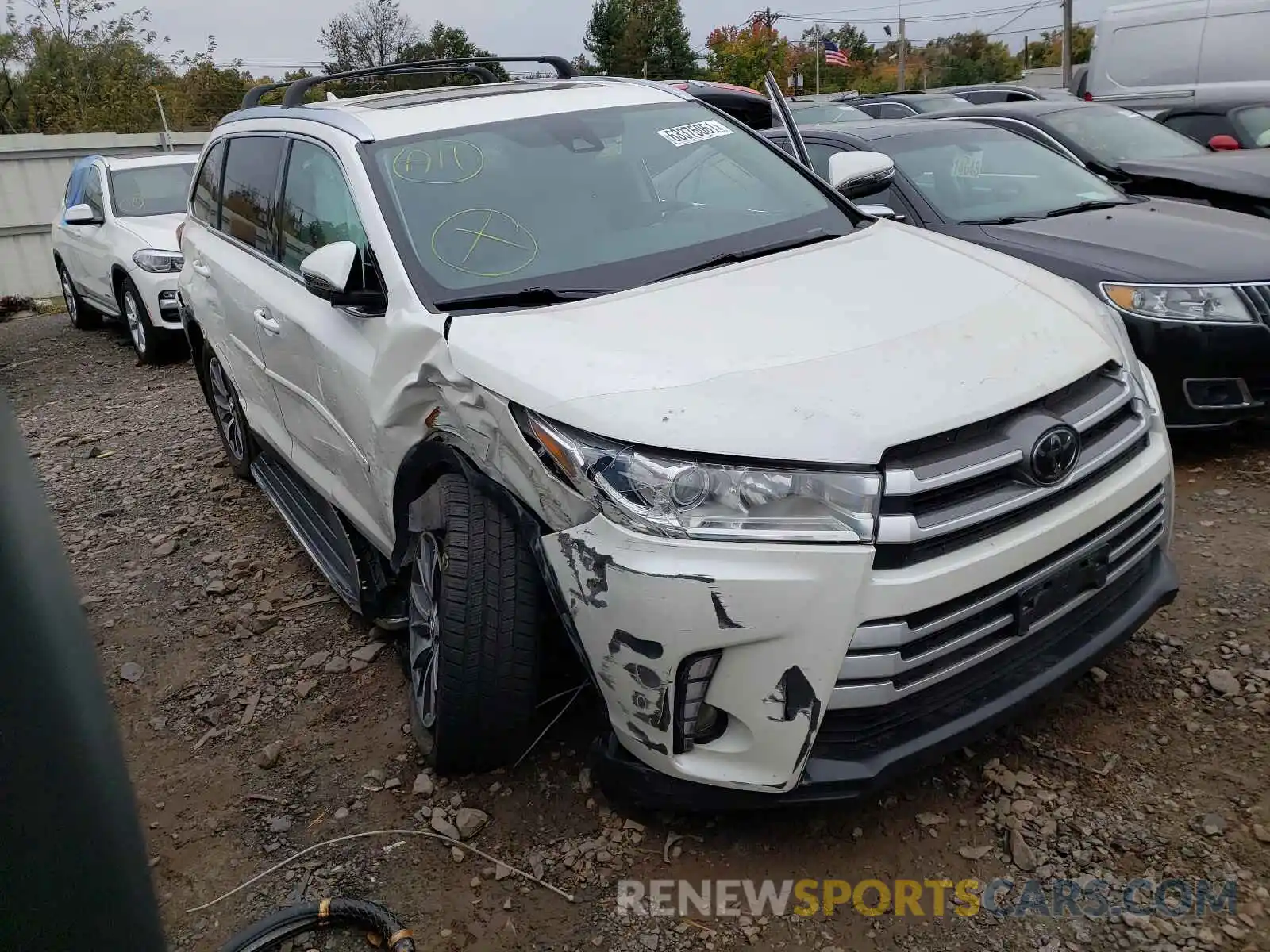 1 Photograph of a damaged car 5TDJZRFHXKS932170 TOYOTA HIGHLANDER 2019