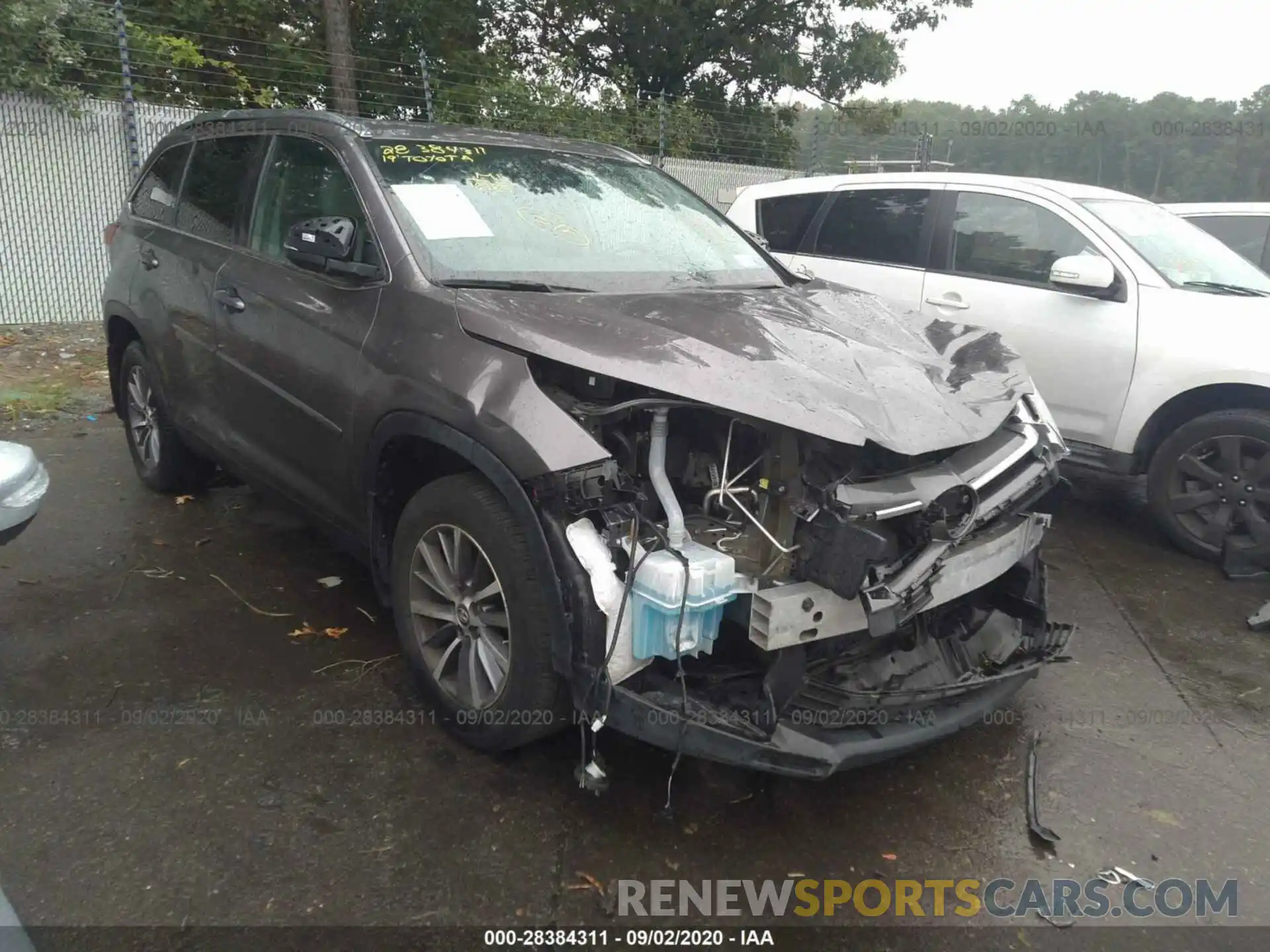 1 Photograph of a damaged car 5TDJZRFHXKS936901 TOYOTA HIGHLANDER 2019