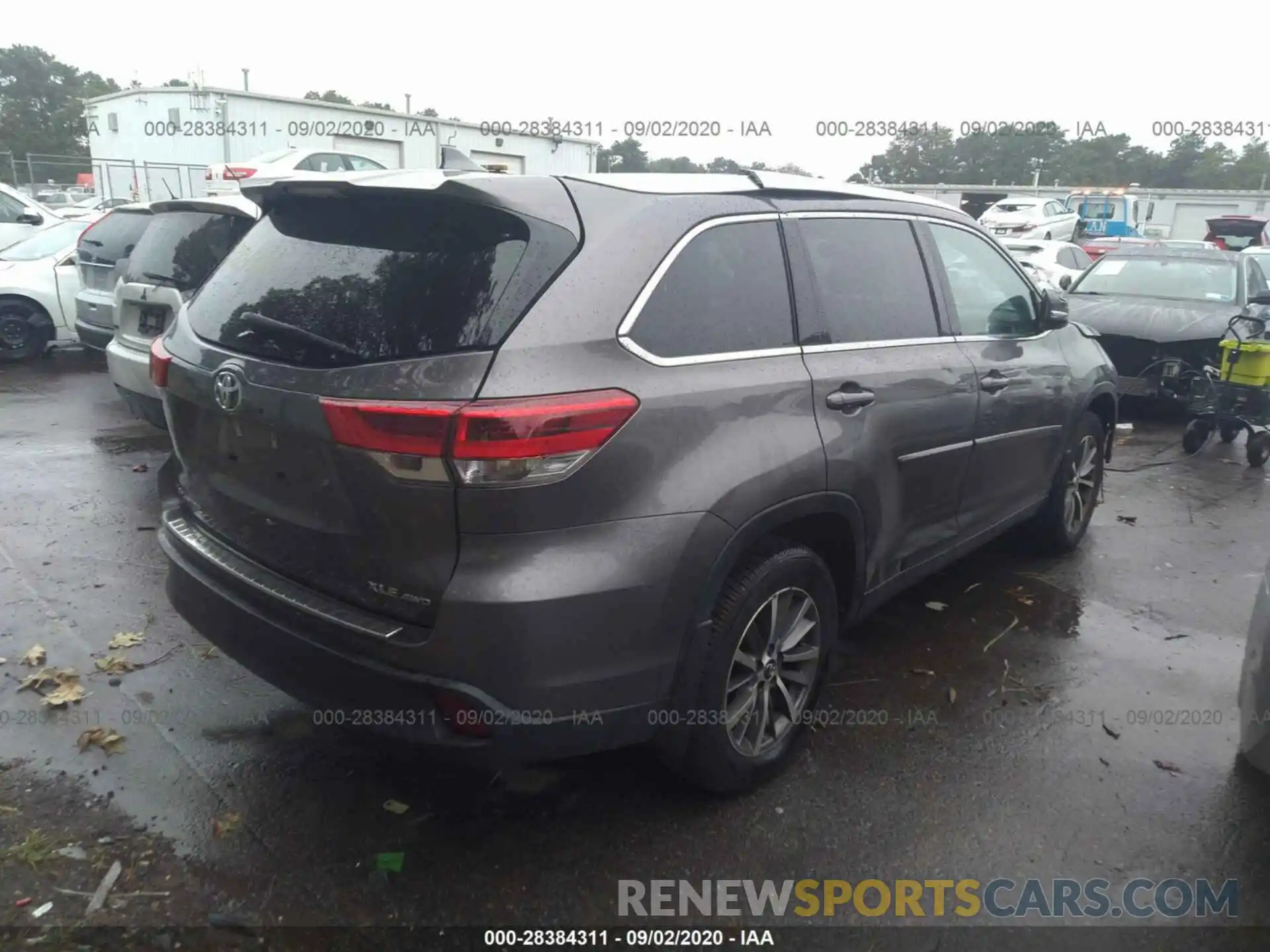 4 Photograph of a damaged car 5TDJZRFHXKS936901 TOYOTA HIGHLANDER 2019