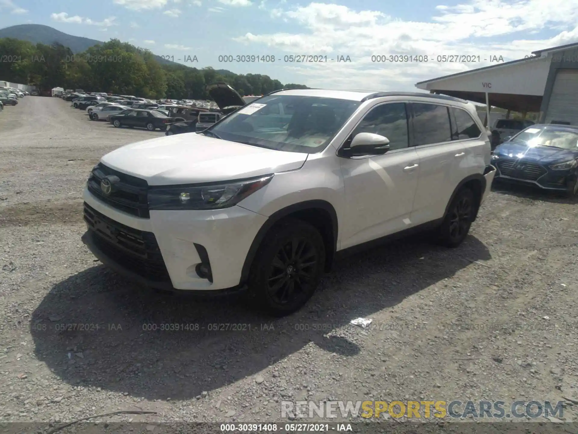 2 Photograph of a damaged car 5TDJZRFHXKS937613 TOYOTA HIGHLANDER 2019