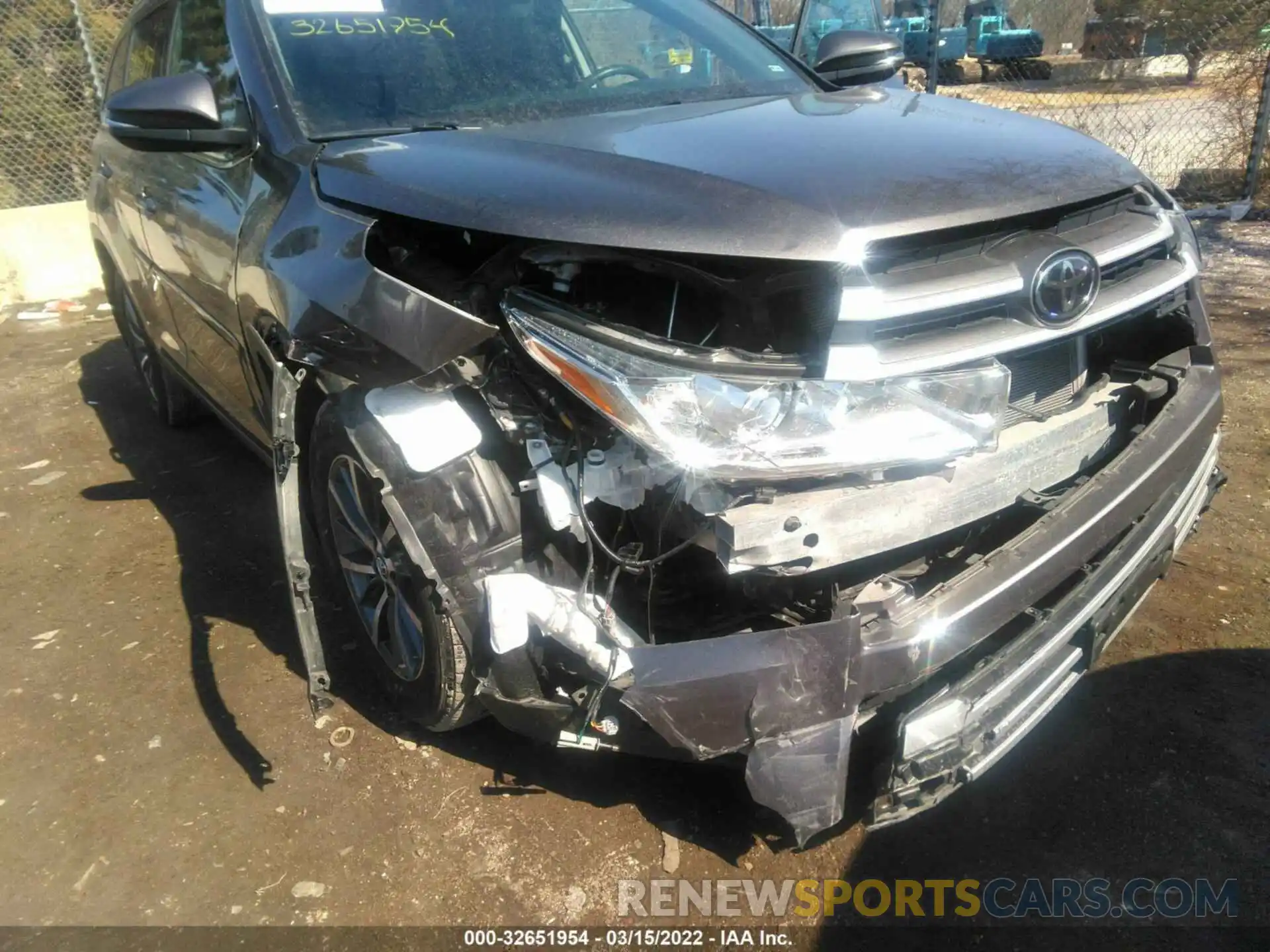 6 Photograph of a damaged car 5TDJZRFHXKS939569 TOYOTA HIGHLANDER 2019