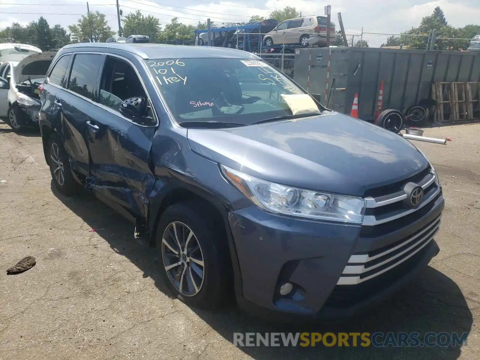 1 Фотография поврежденного автомобиля 5TDJZRFHXKS944531 TOYOTA HIGHLANDER 2019