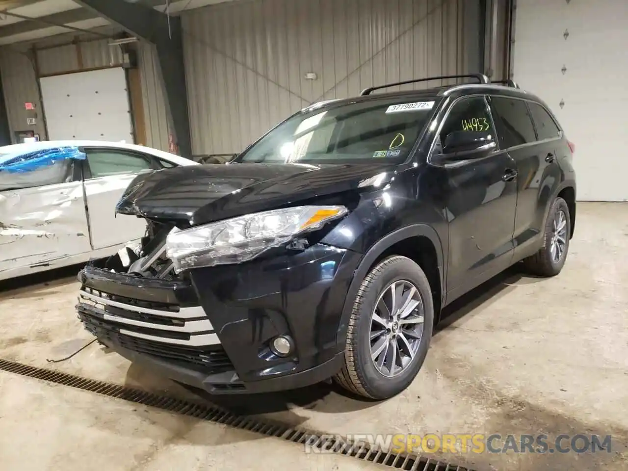 2 Photograph of a damaged car 5TDJZRFHXKS948630 TOYOTA HIGHLANDER 2019