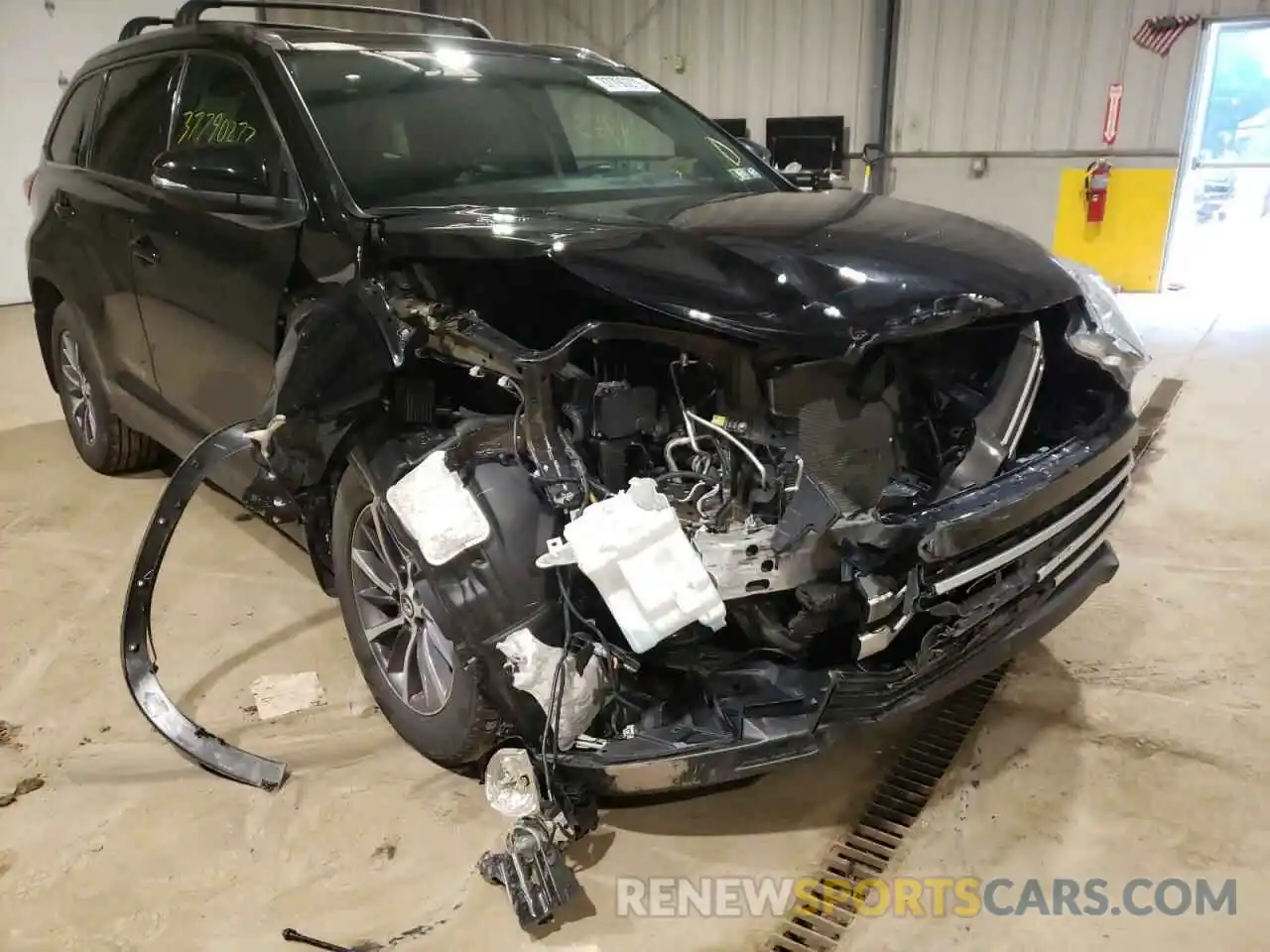 9 Photograph of a damaged car 5TDJZRFHXKS948630 TOYOTA HIGHLANDER 2019