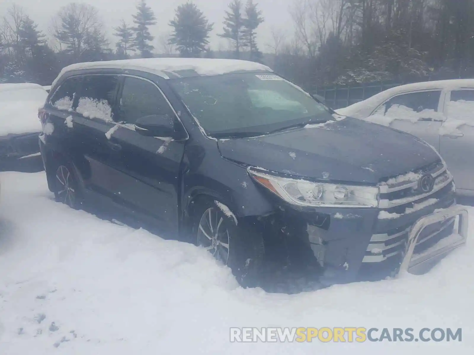 1 Photograph of a damaged car 5TDJZRFHXKS956596 TOYOTA HIGHLANDER 2019