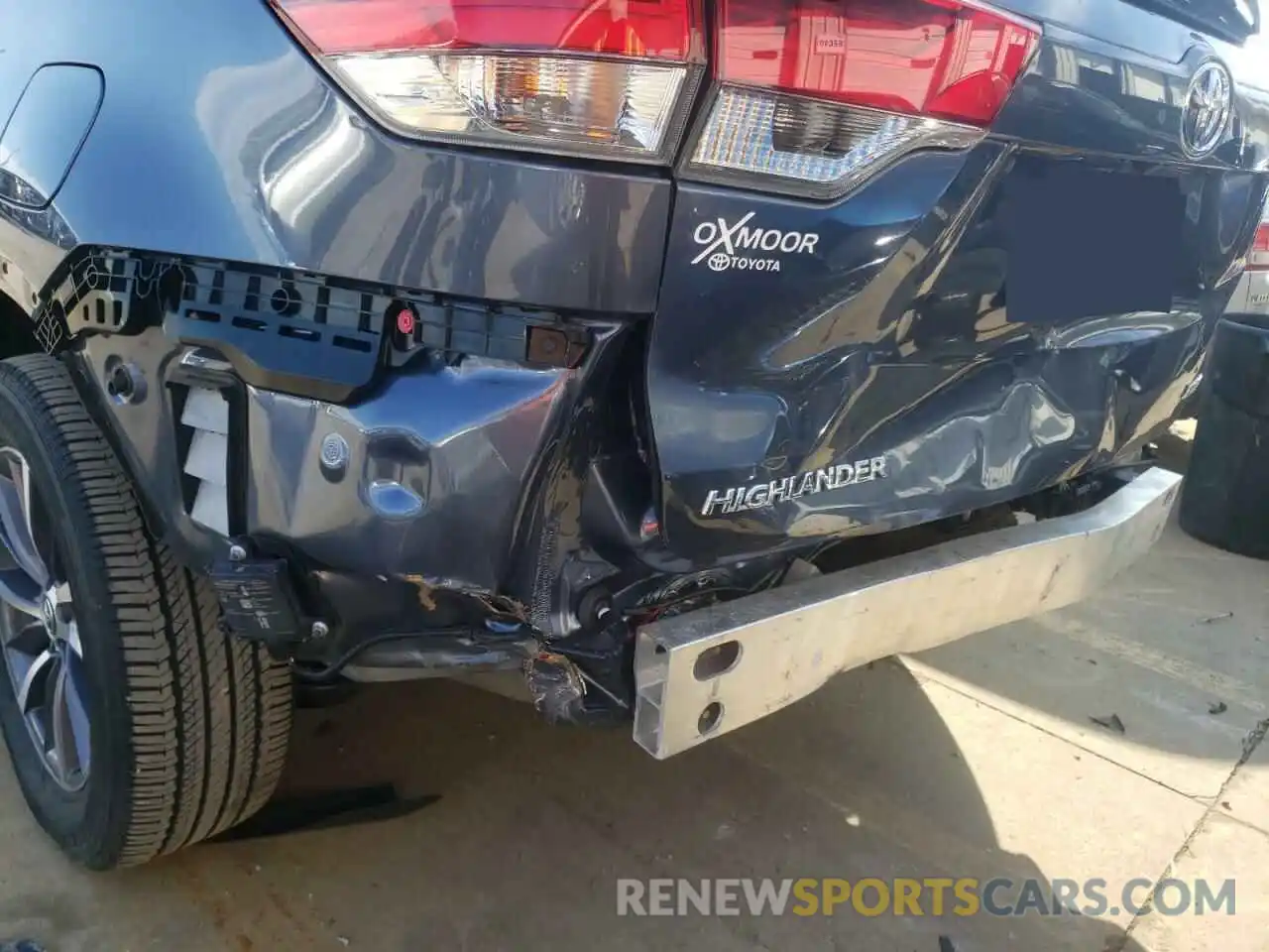 9 Photograph of a damaged car 5TDJZRFHXKS958204 TOYOTA HIGHLANDER 2019