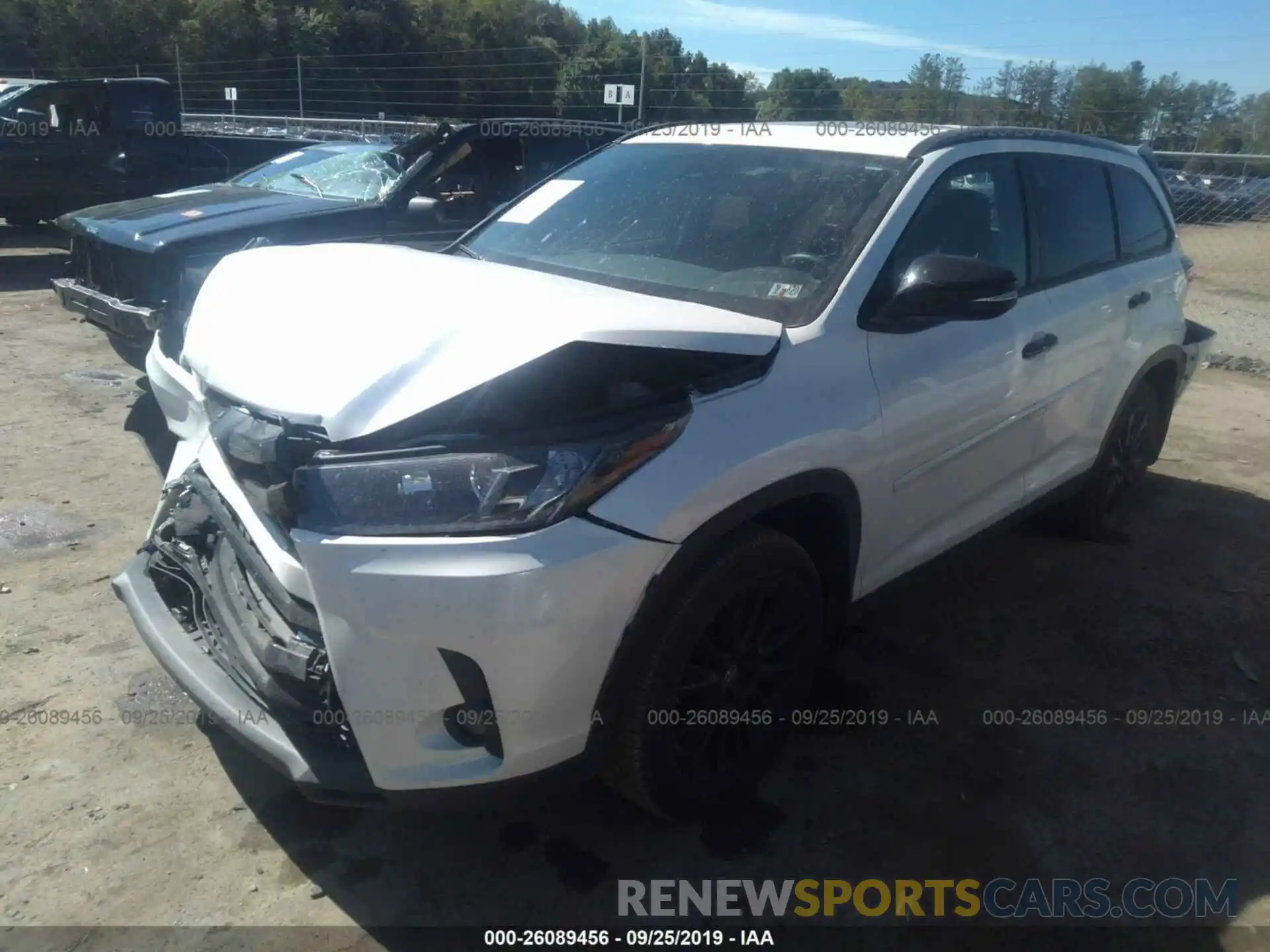 2 Photograph of a damaged car 5TDJZRFHXKS967632 TOYOTA HIGHLANDER 2019