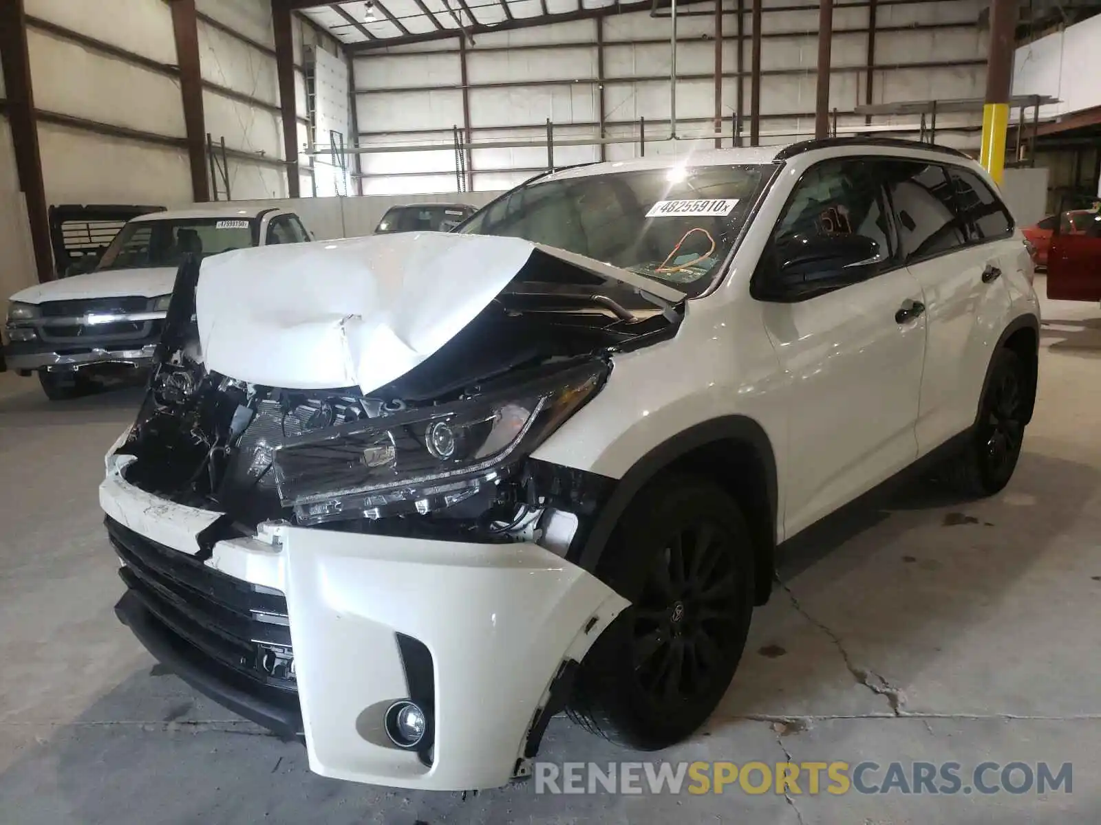 2 Photograph of a damaged car 5TDJZRFHXKS967887 TOYOTA HIGHLANDER 2019