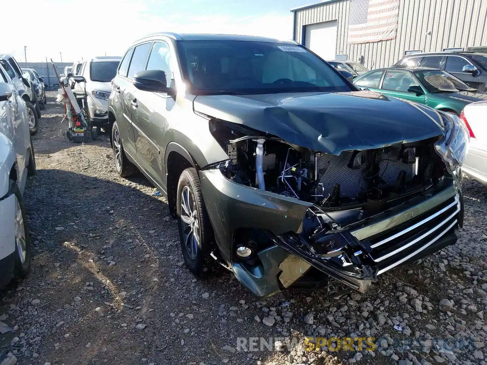 1 Photograph of a damaged car 5TDJZRFHXKS979263 TOYOTA HIGHLANDER 2019