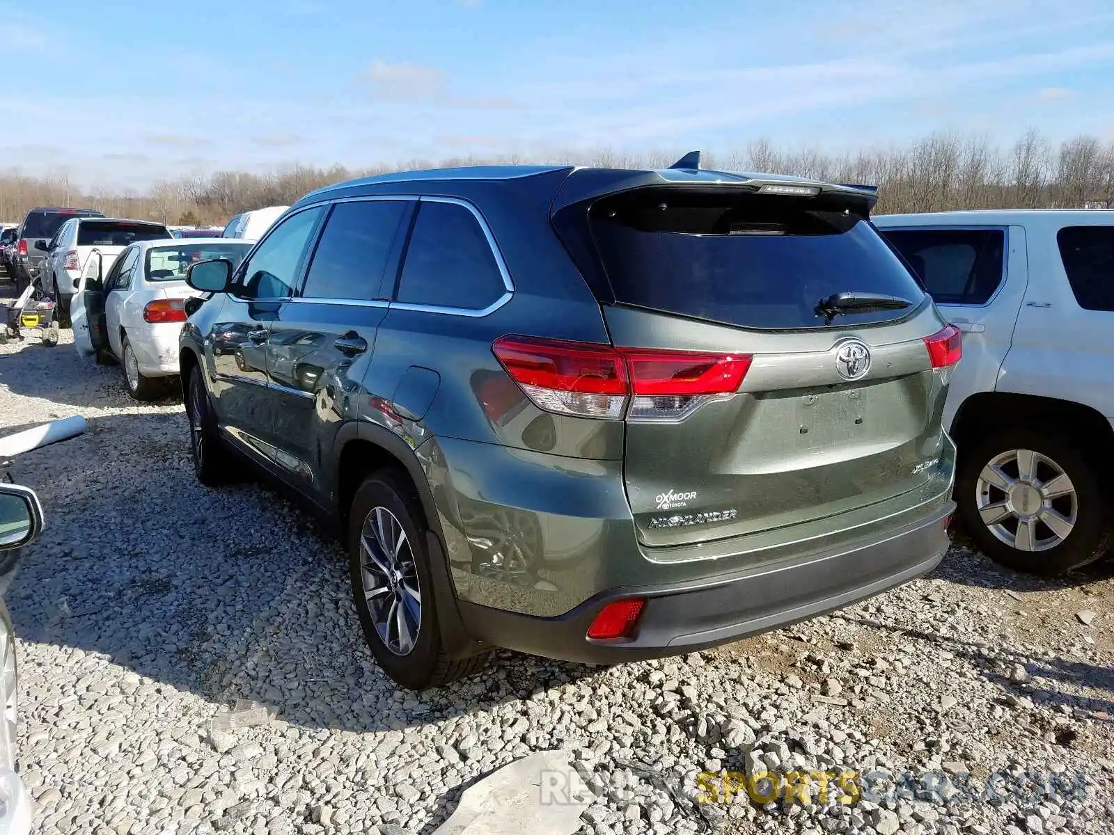 3 Photograph of a damaged car 5TDJZRFHXKS979263 TOYOTA HIGHLANDER 2019