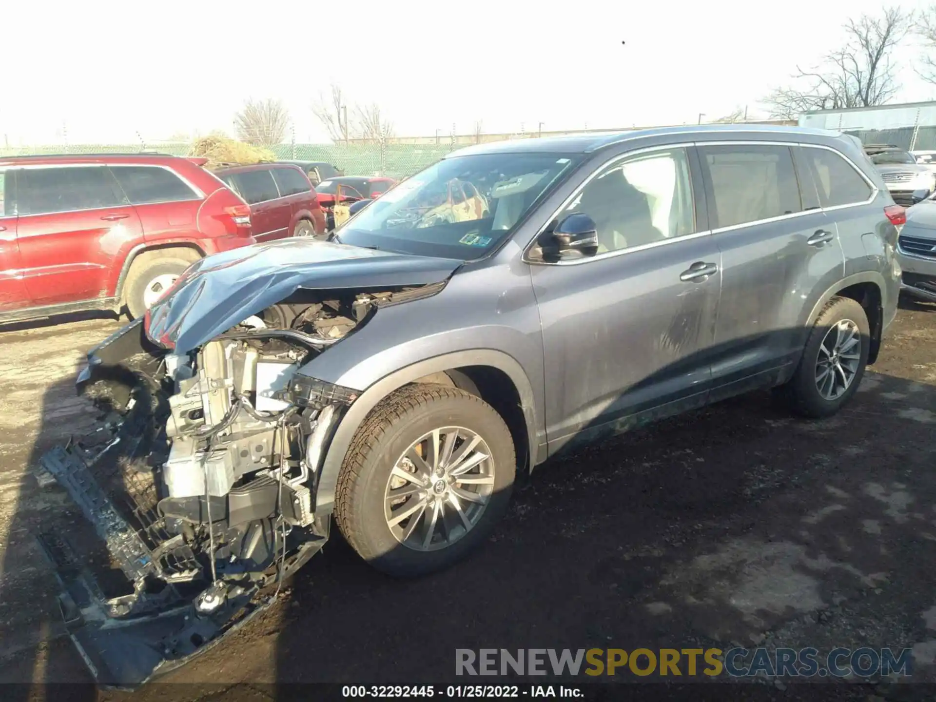 2 Photograph of a damaged car 5TDJZRFHXKS983751 TOYOTA HIGHLANDER 2019