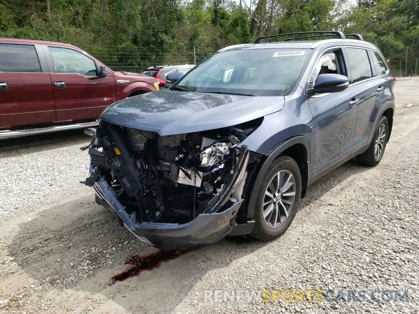 2 Photograph of a damaged car 5TDJZRFHXKS985886 TOYOTA HIGHLANDER 2019