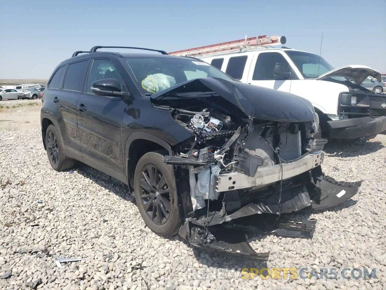 1 Photograph of a damaged car 5TDJZRFHXKS992742 TOYOTA HIGHLANDER 2019