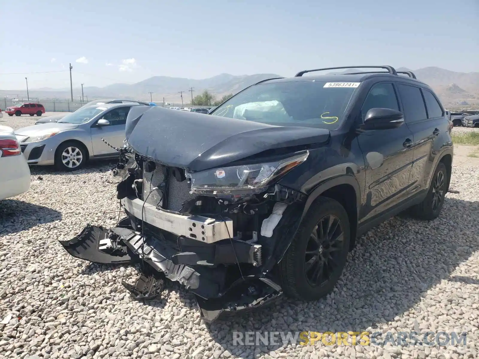 2 Photograph of a damaged car 5TDJZRFHXKS992742 TOYOTA HIGHLANDER 2019