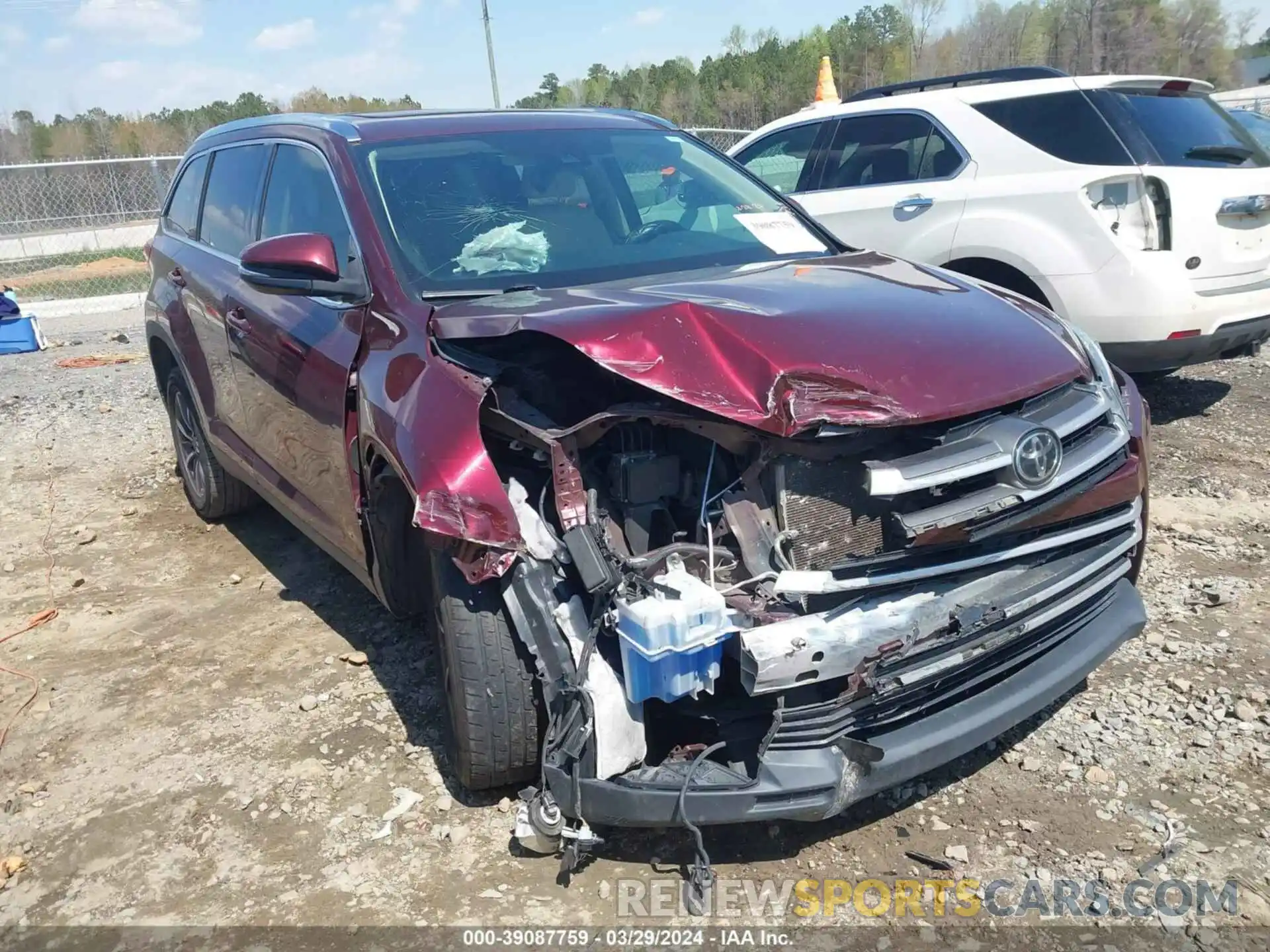 1 Фотография поврежденного автомобиля 5TDKZRFH0KS290806 TOYOTA HIGHLANDER 2019